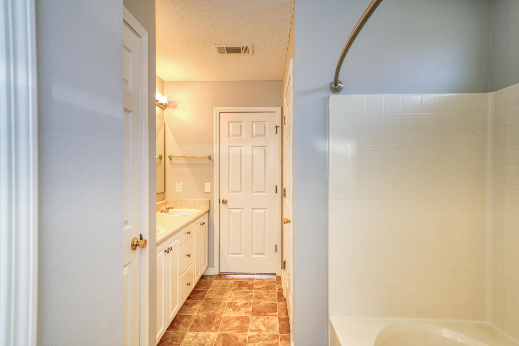 HIDDEN SHORES - Residential