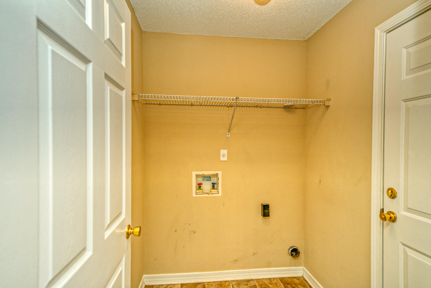 HIDDEN SHORES - Residential