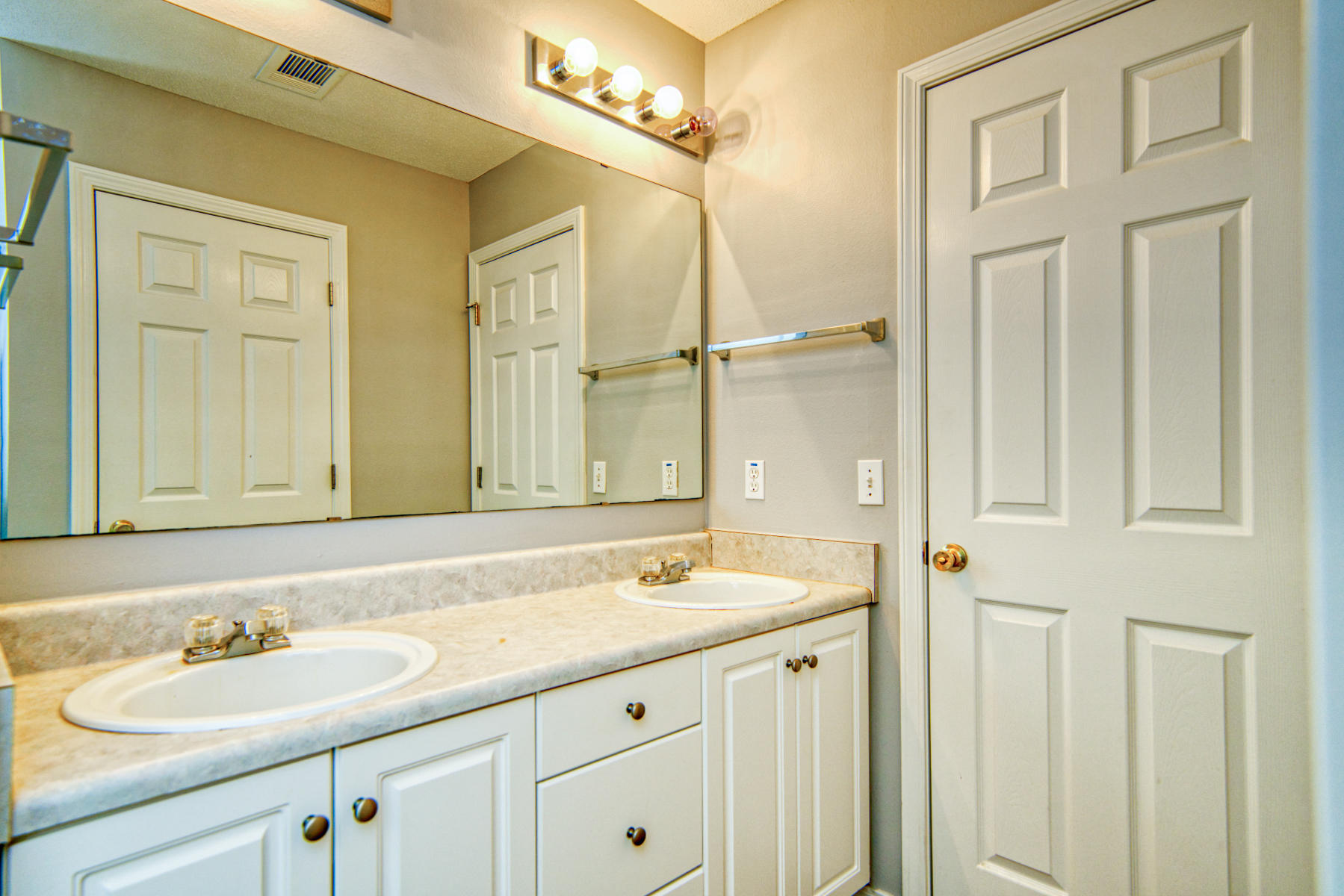 HIDDEN SHORES - Residential