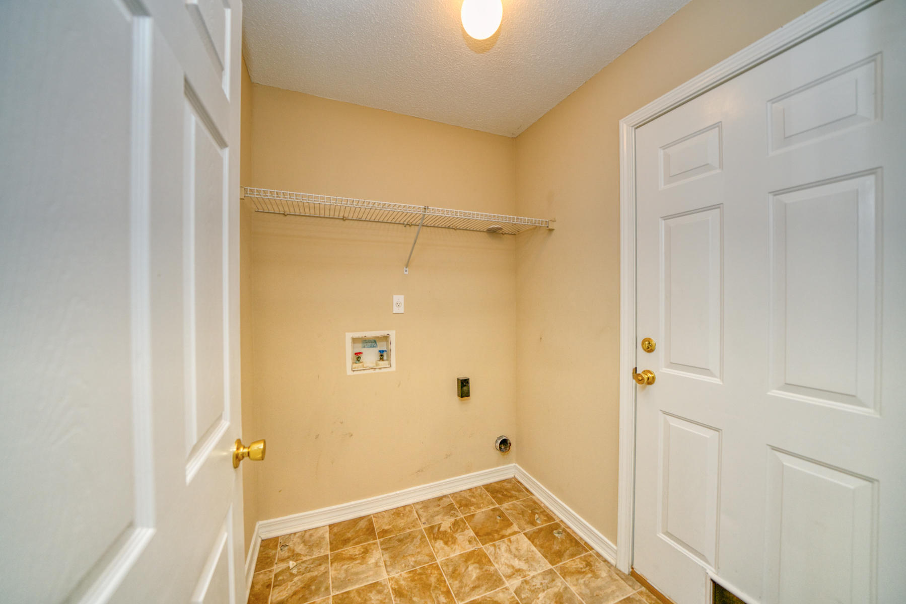 HIDDEN SHORES - Residential