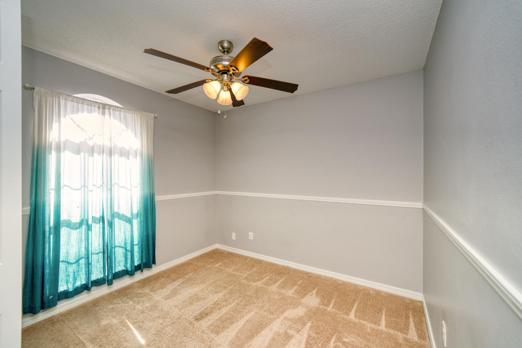 HIDDEN SHORES - Residential