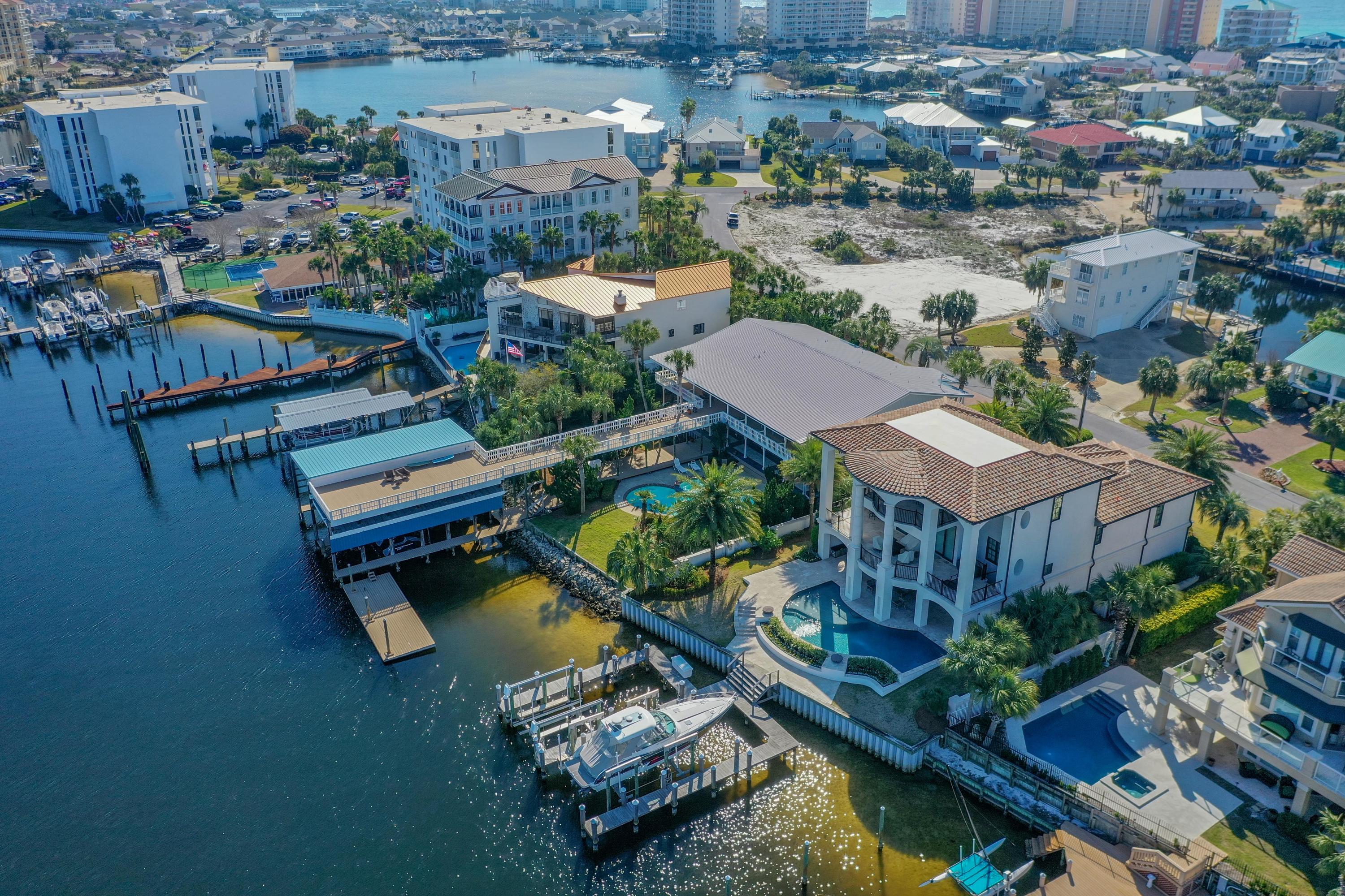 HOLIDAY ISLE - Residential