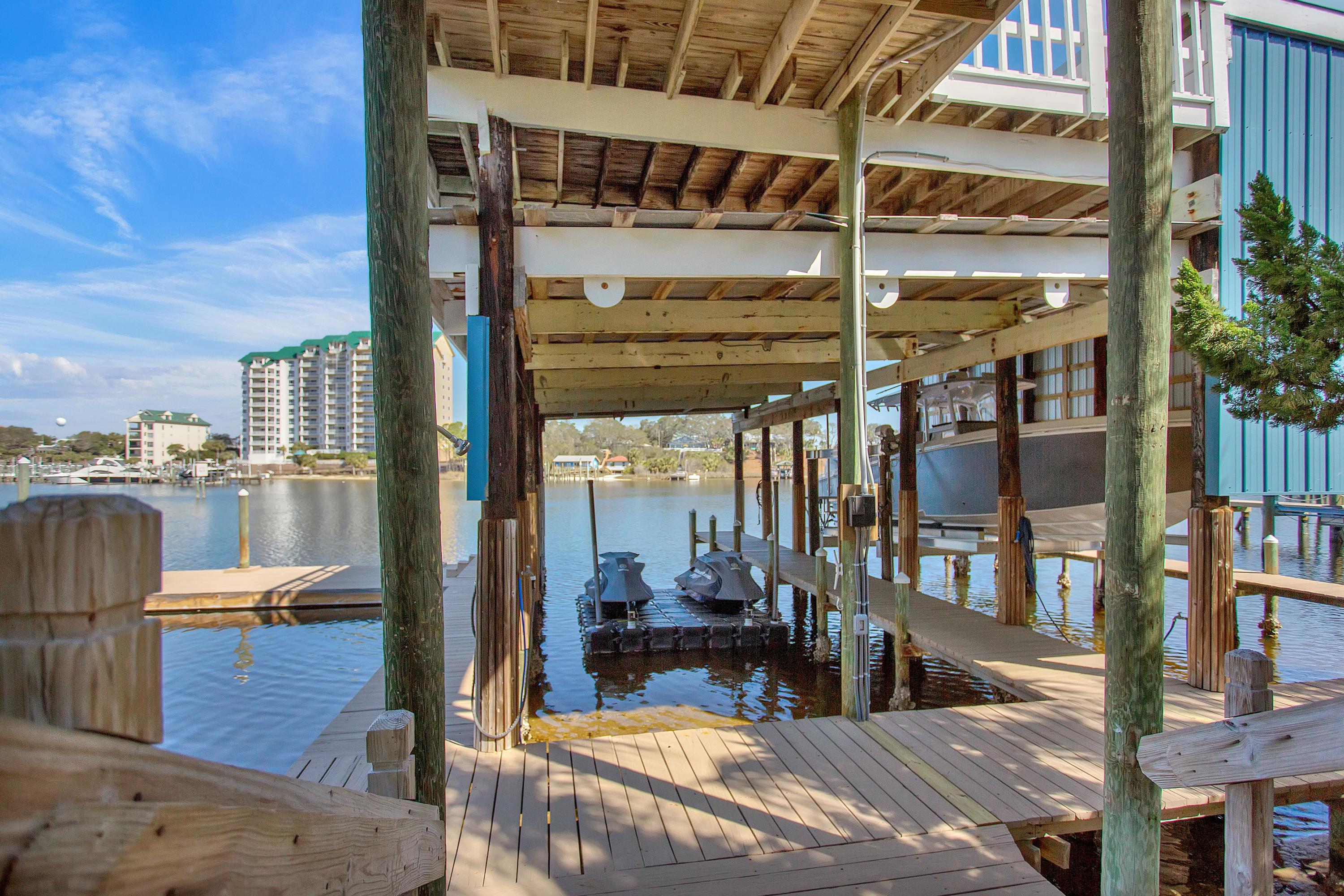 HOLIDAY ISLE - Residential