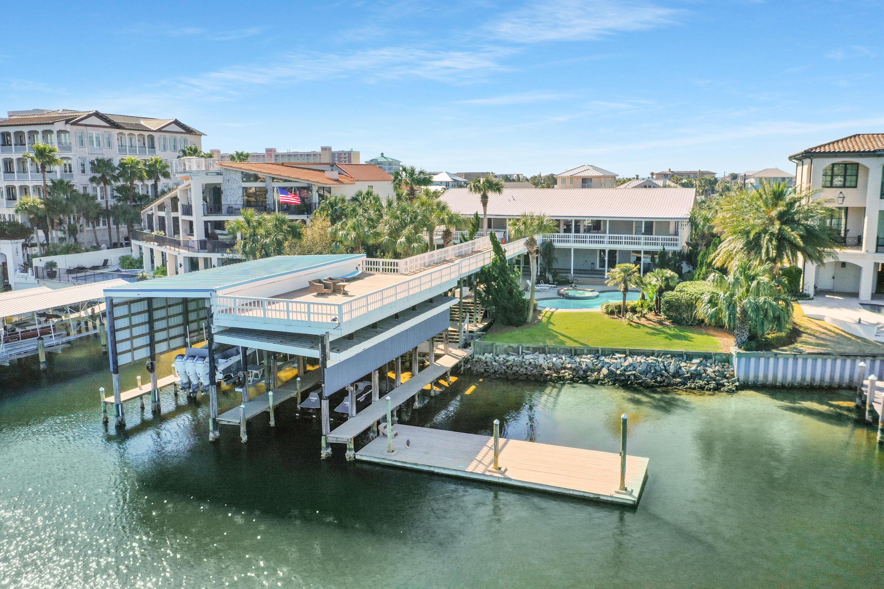 HOLIDAY ISLE - Residential