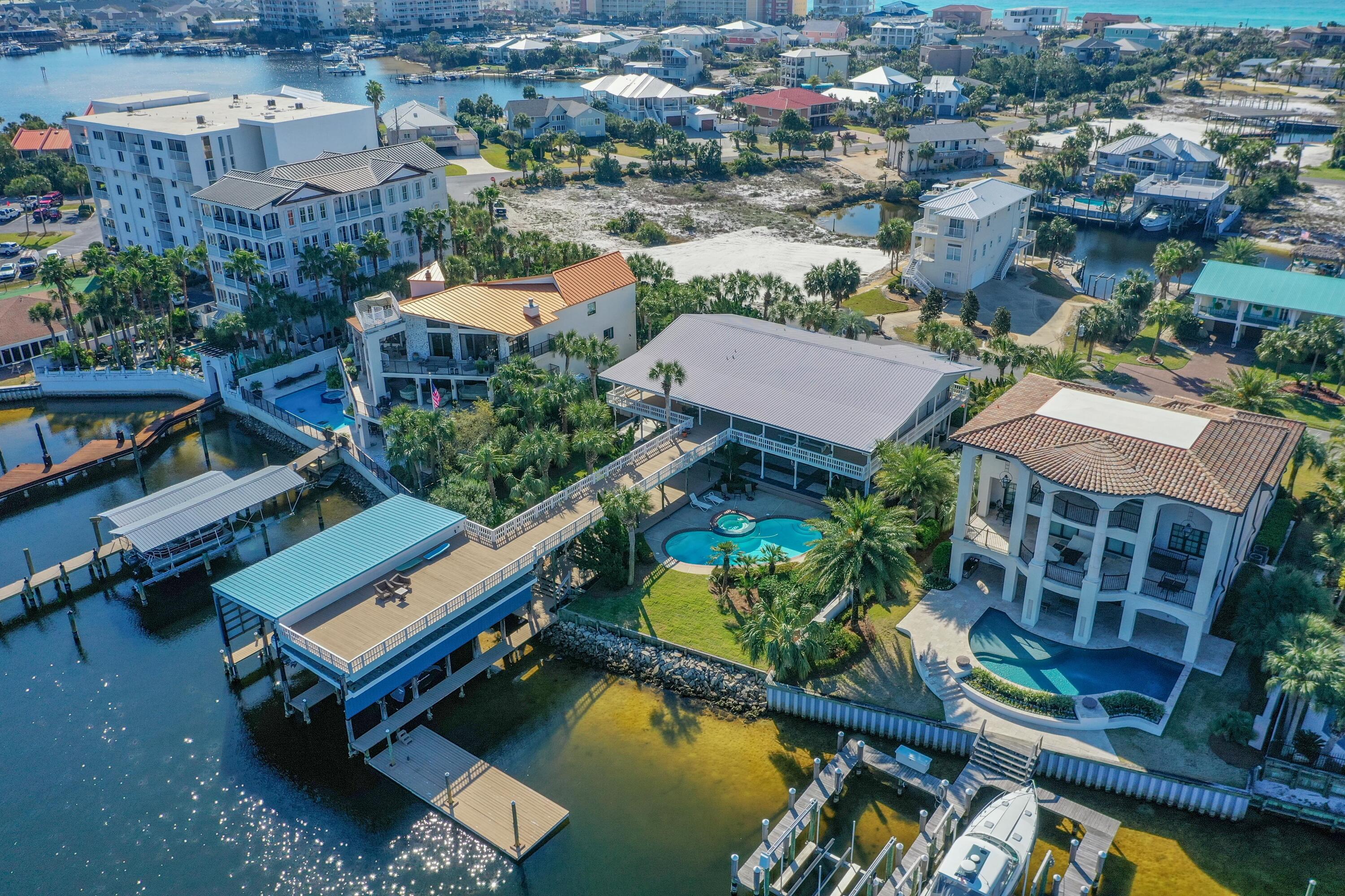 HOLIDAY ISLE - Residential