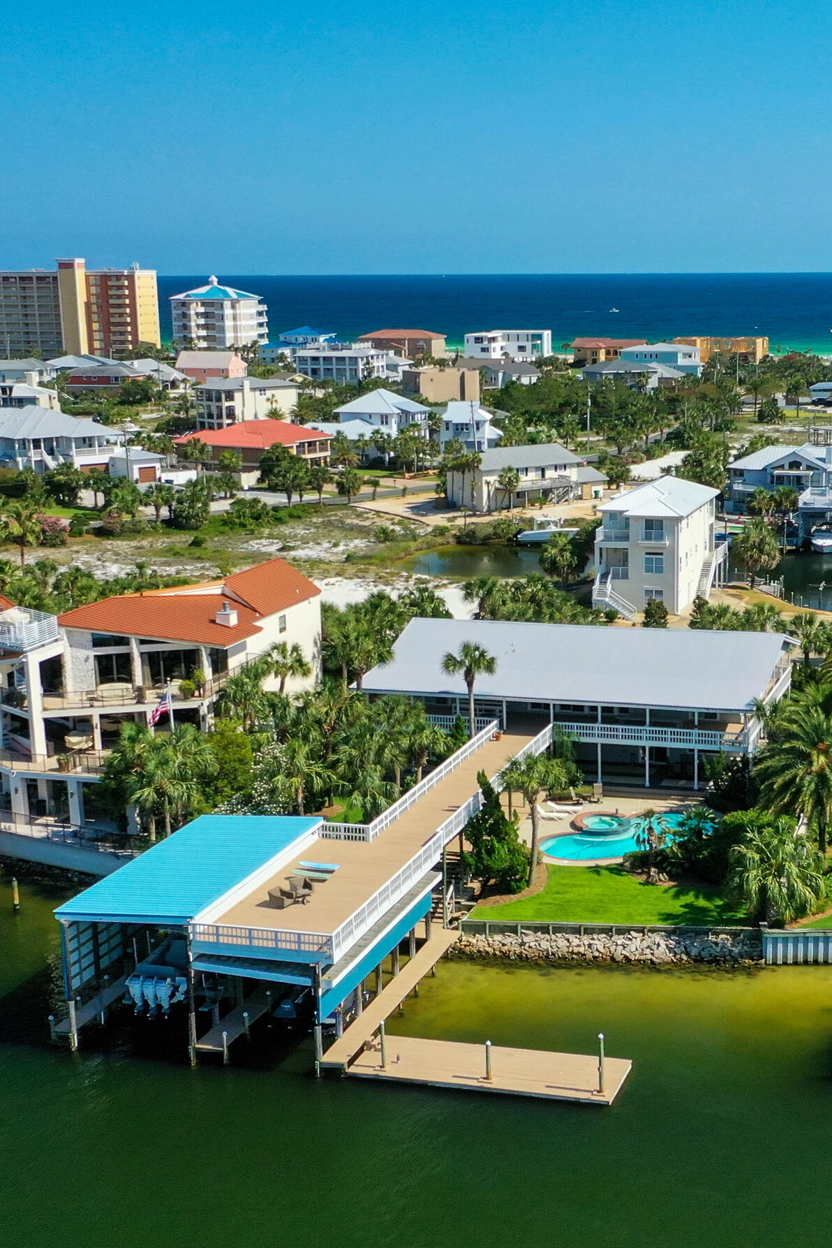 HOLIDAY ISLE - Residential