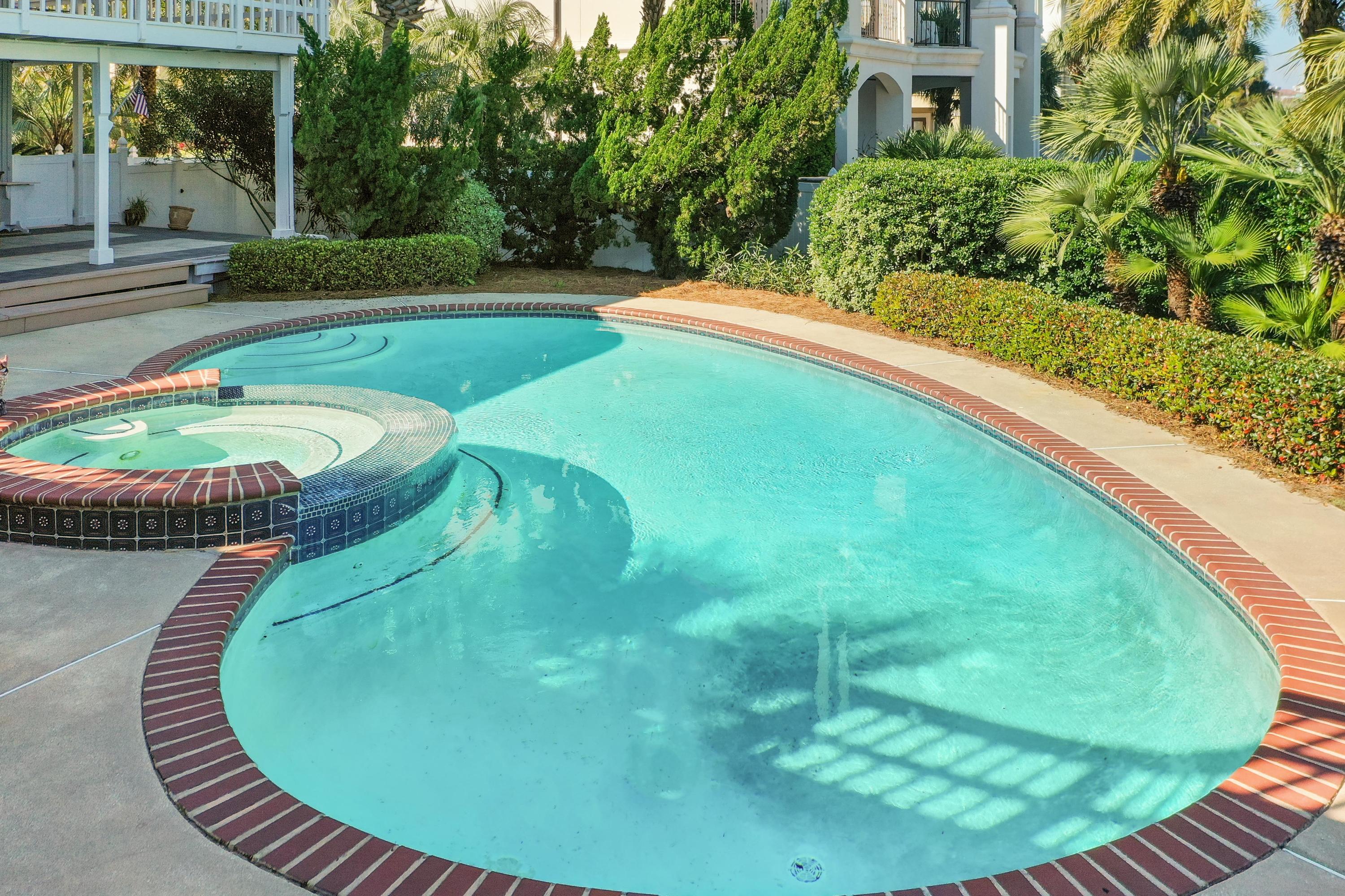 HOLIDAY ISLE - Residential