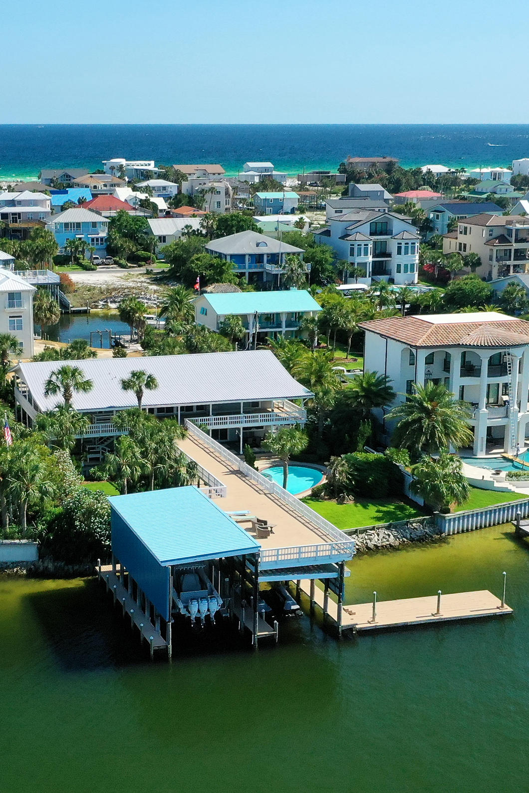 HOLIDAY ISLE - Residential
