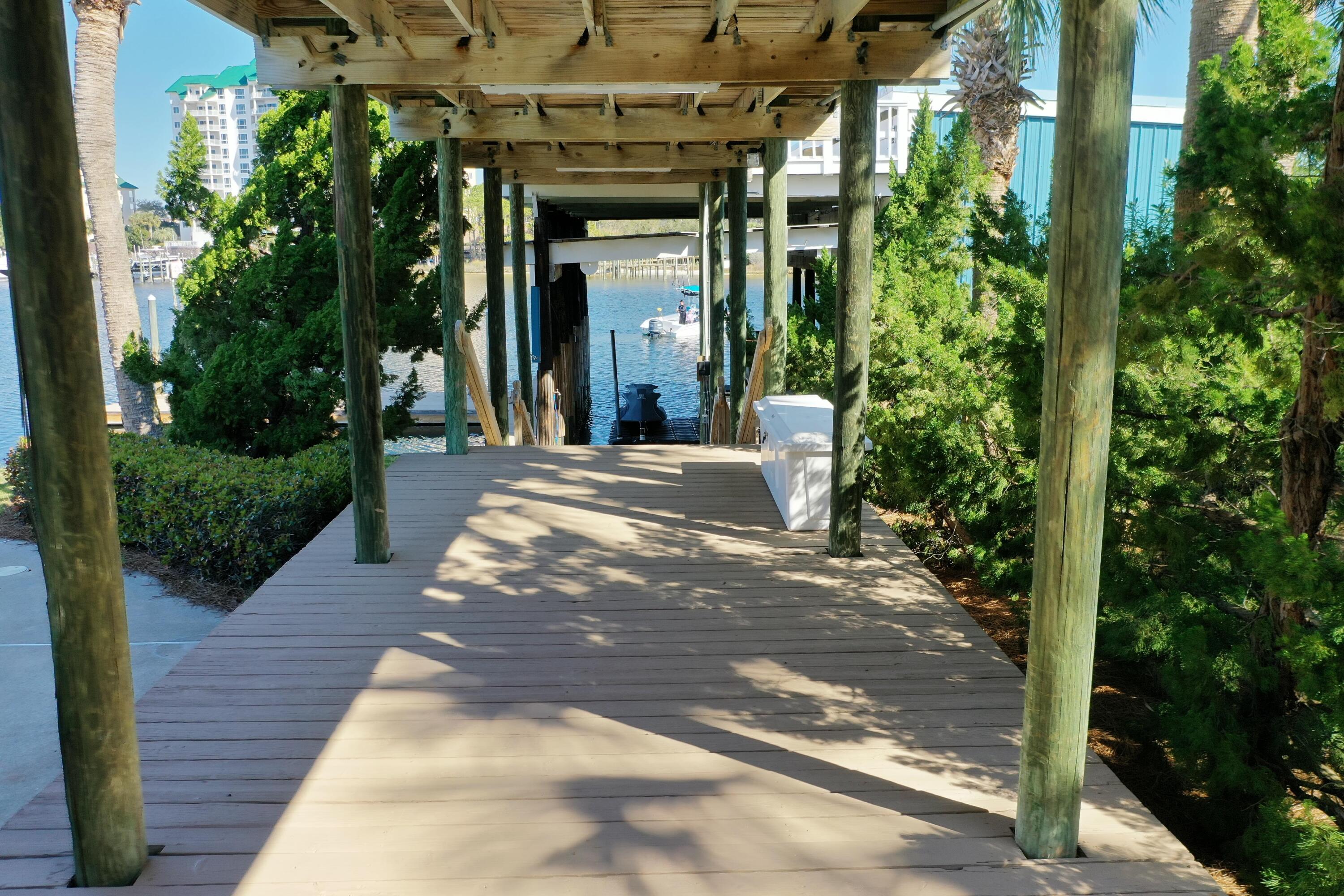 HOLIDAY ISLE - Residential