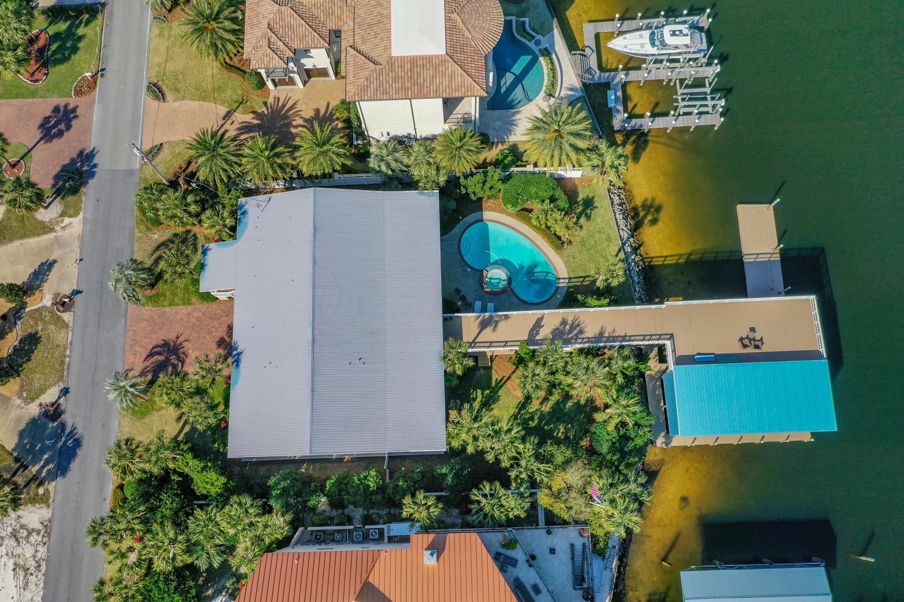 HOLIDAY ISLE - Residential
