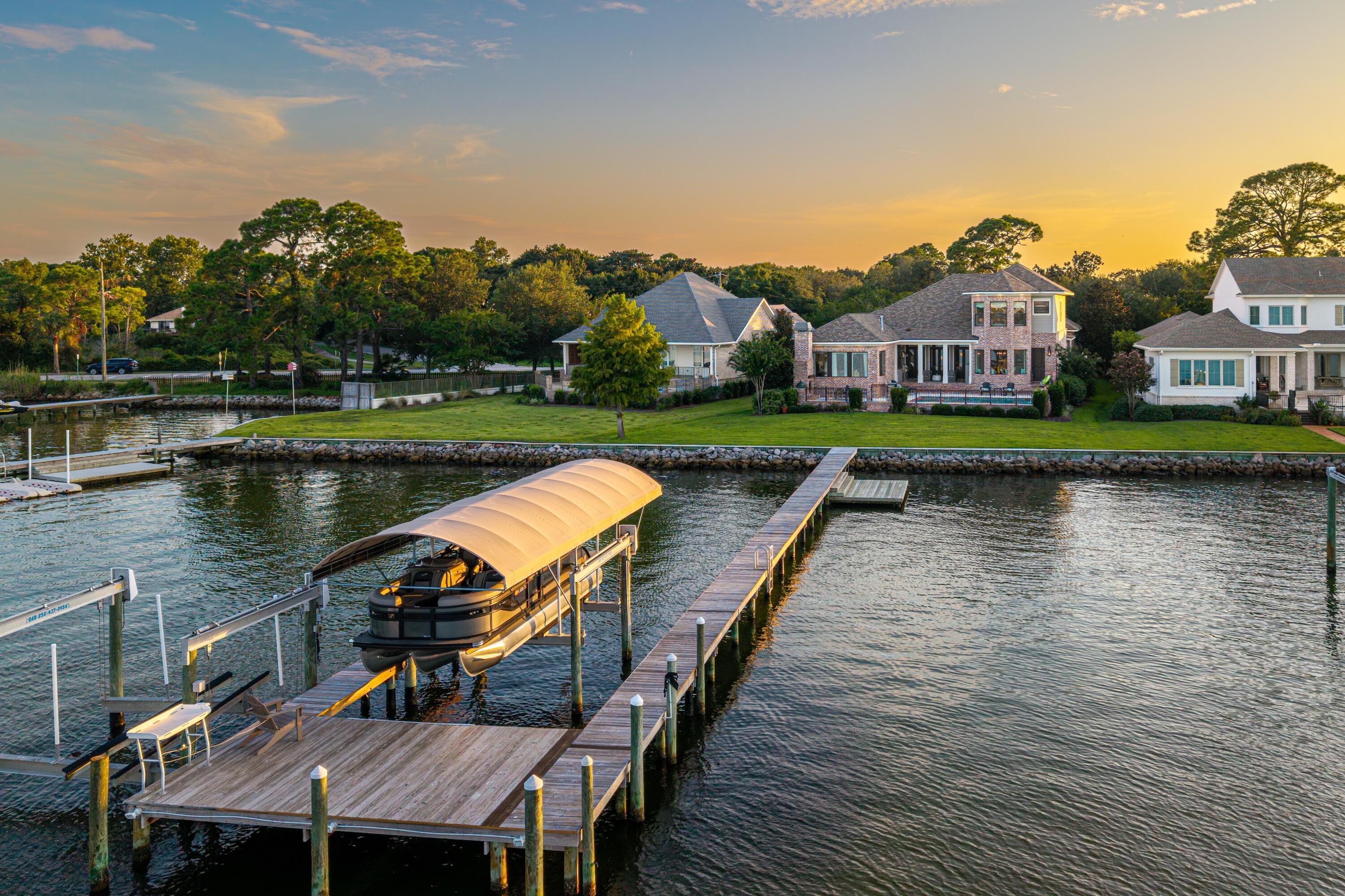 Peacock's Point - Residential