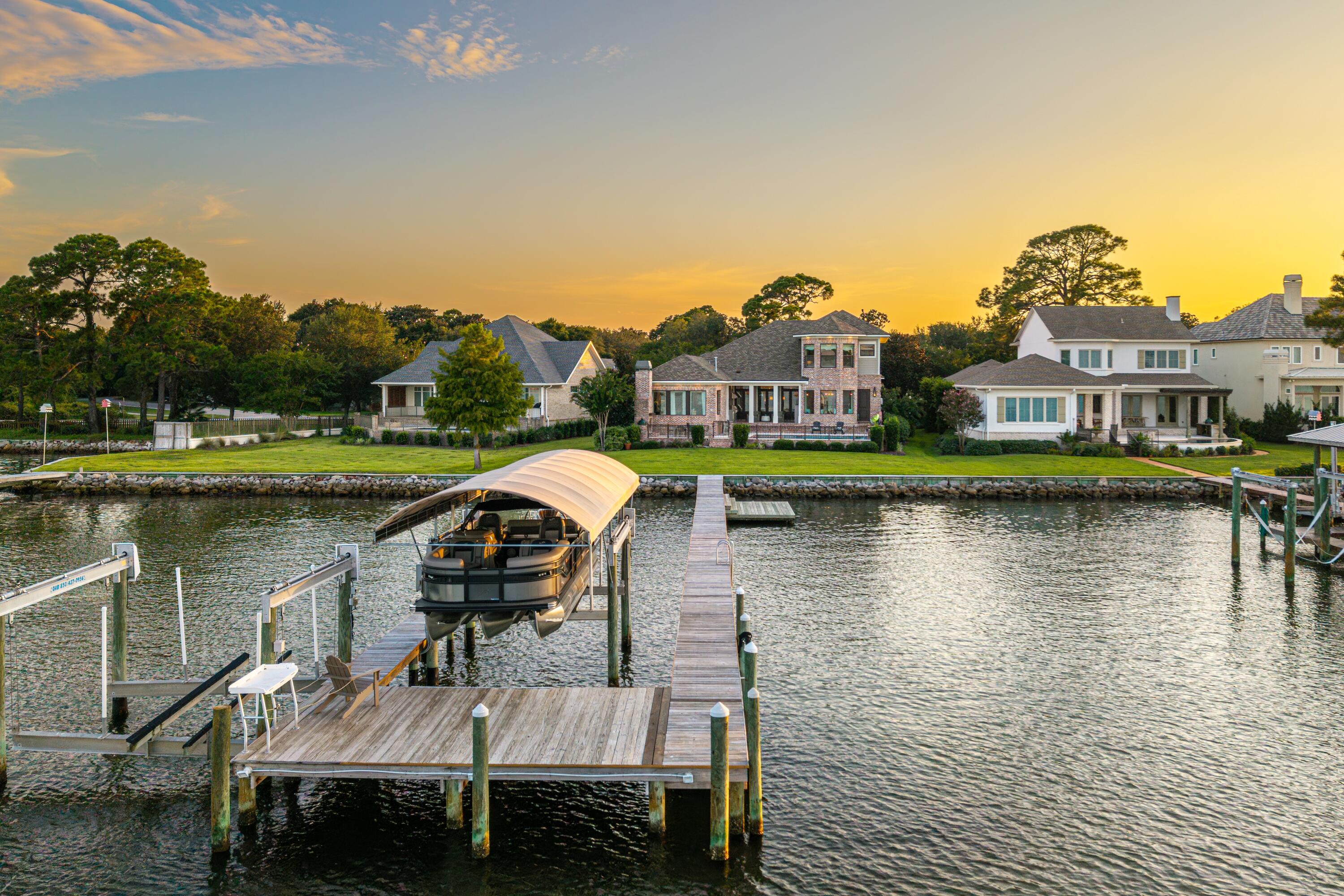 Peacock's Point - Residential