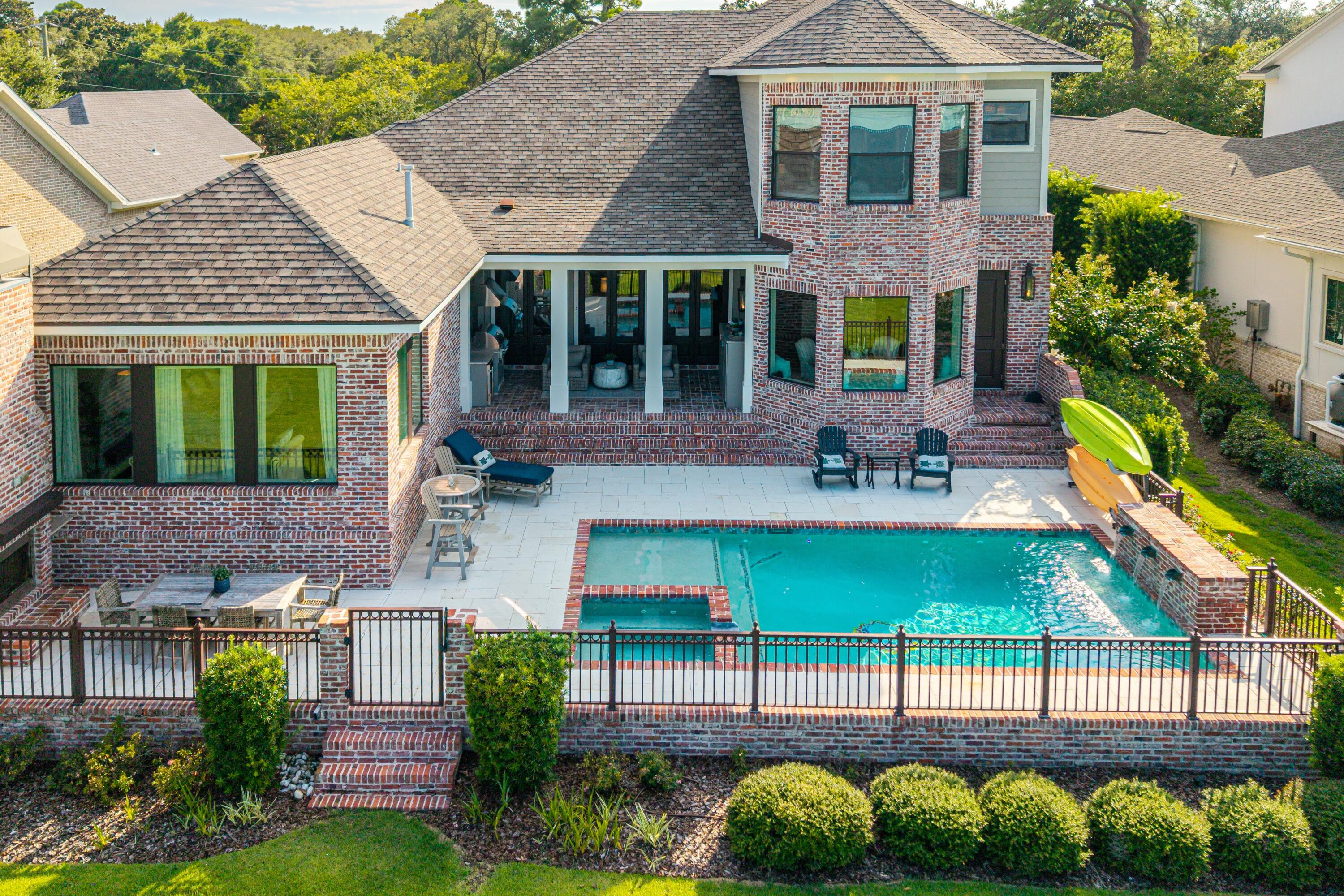 Peacock's Point - Residential