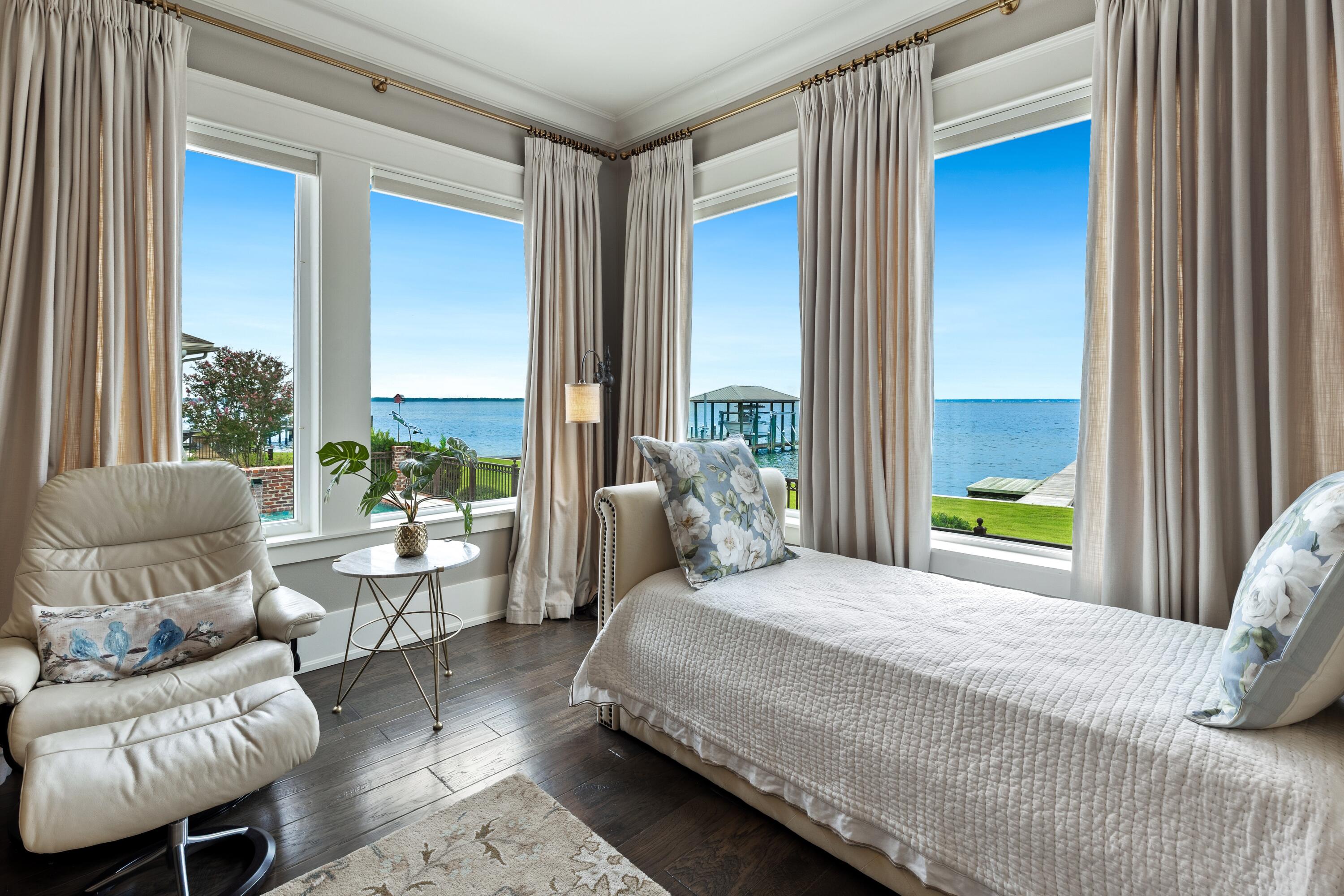 Peacock's Point - Residential