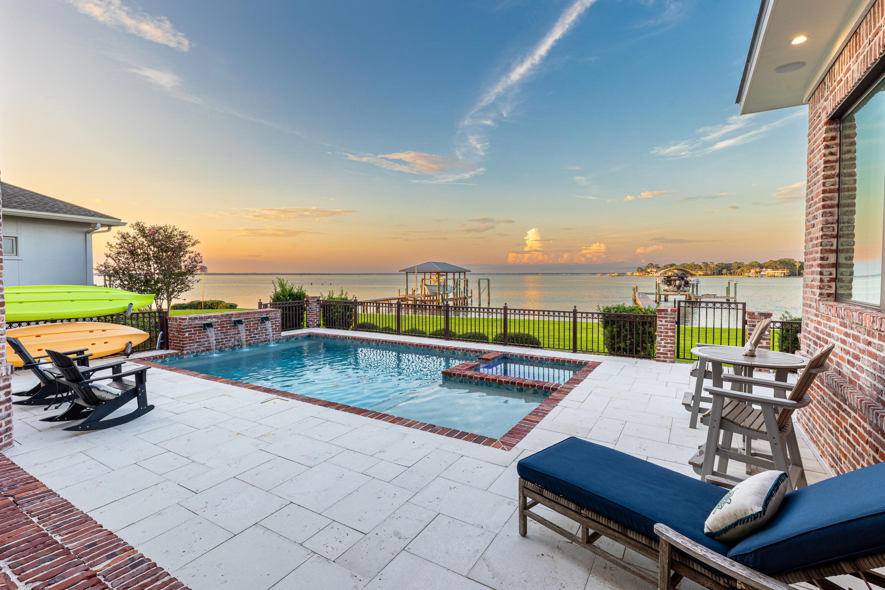 Peacock's Point - Residential