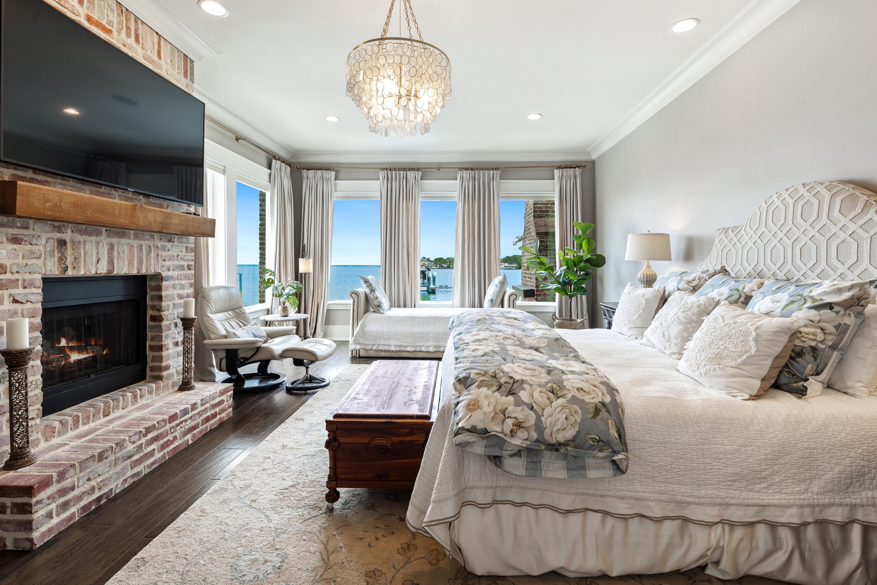 Peacock's Point - Residential