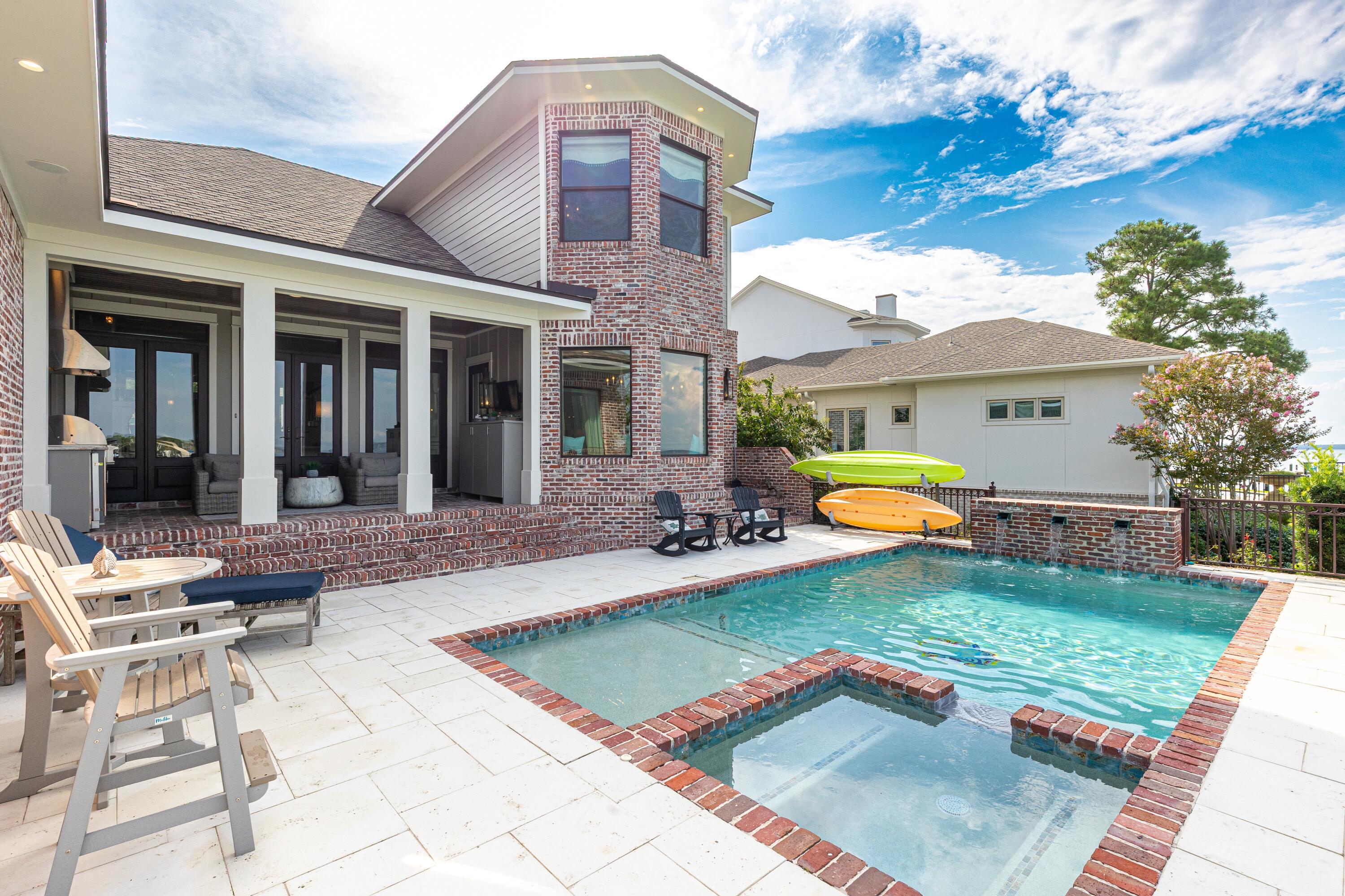 Peacock's Point - Residential