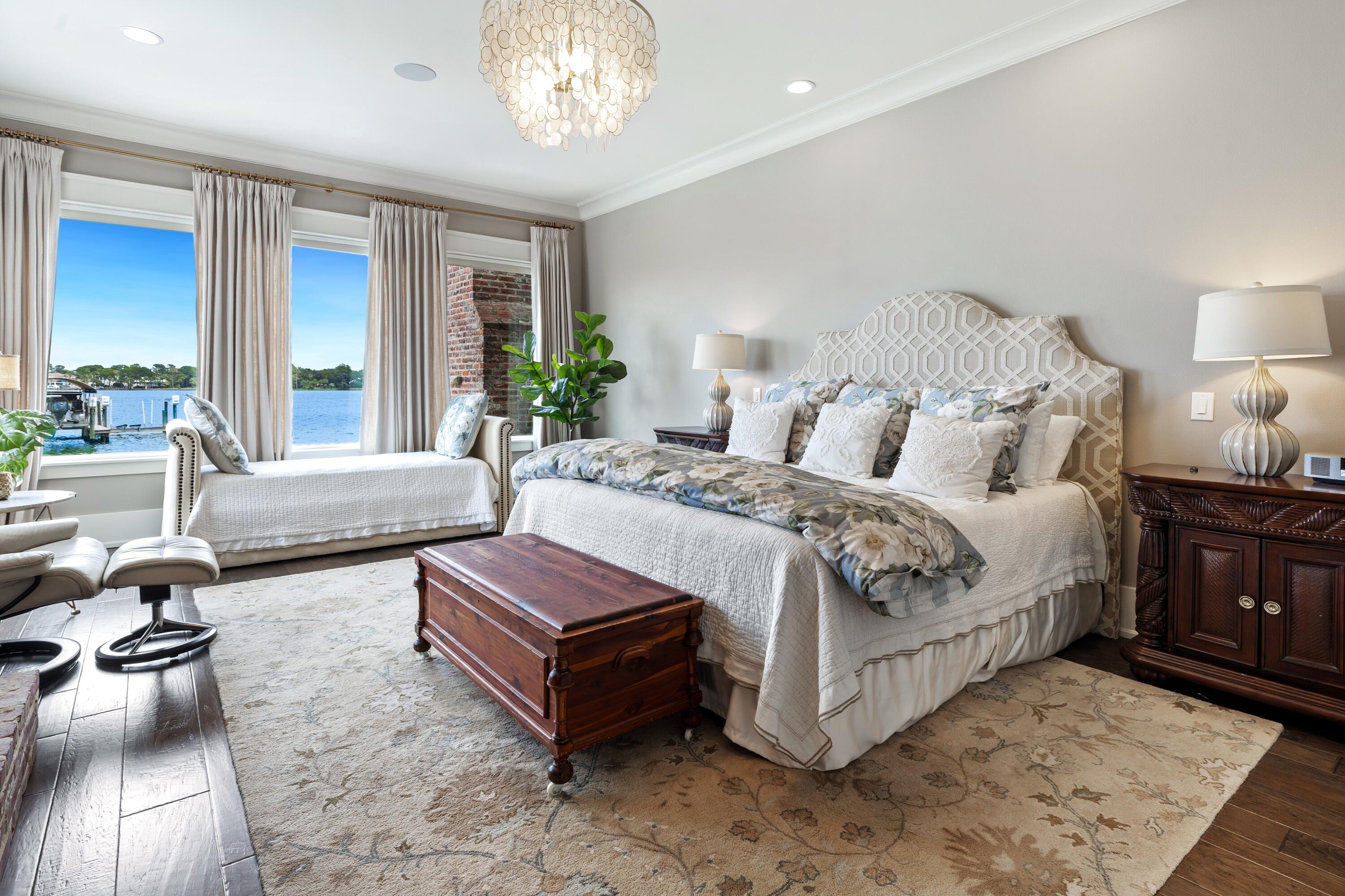 Peacock's Point - Residential