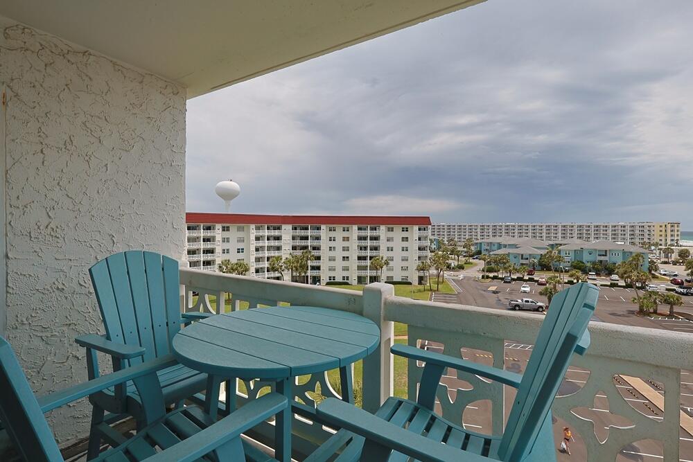 EL MATADOR CONDO - Residential