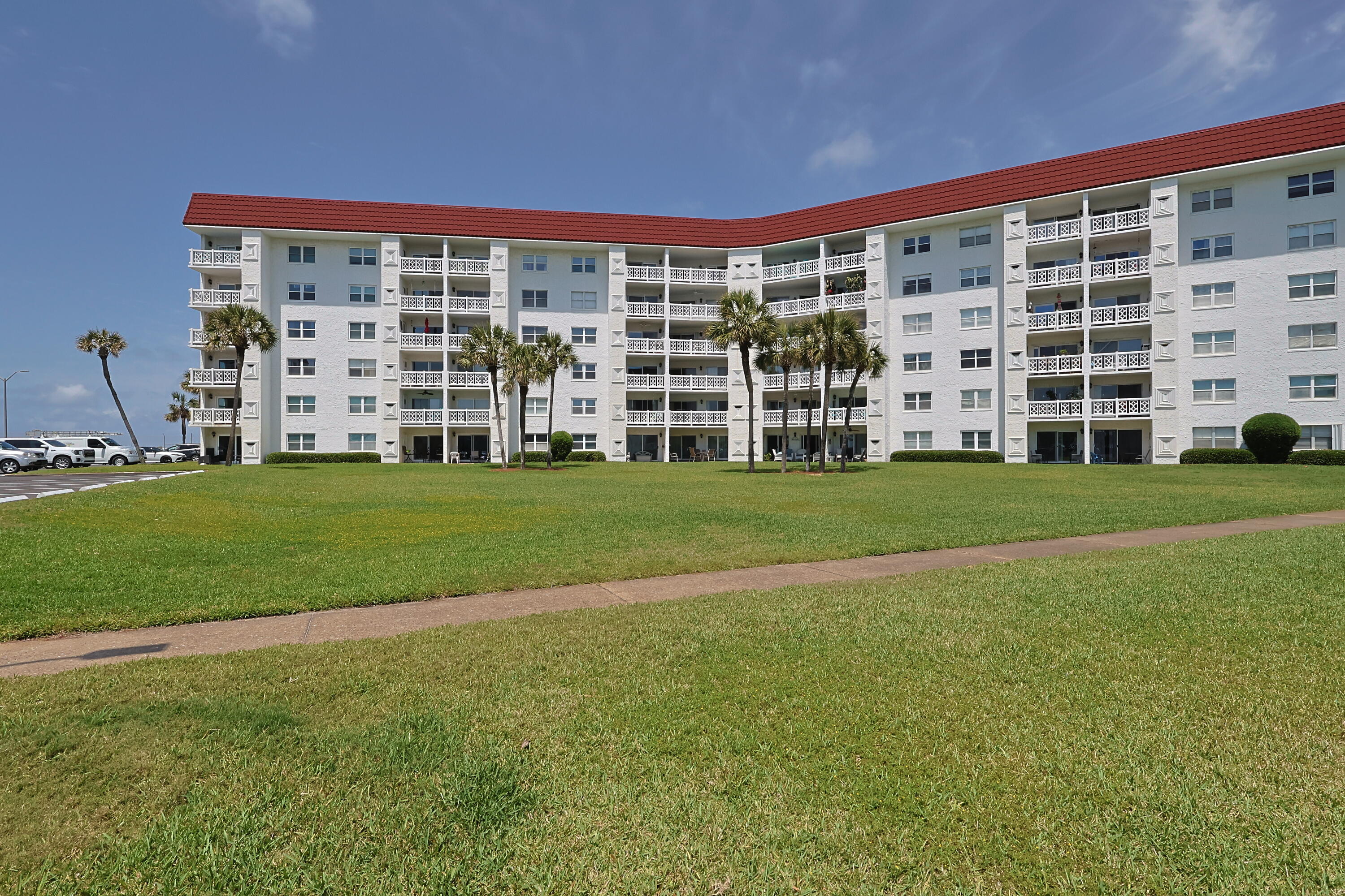 EL MATADOR CONDO - Residential