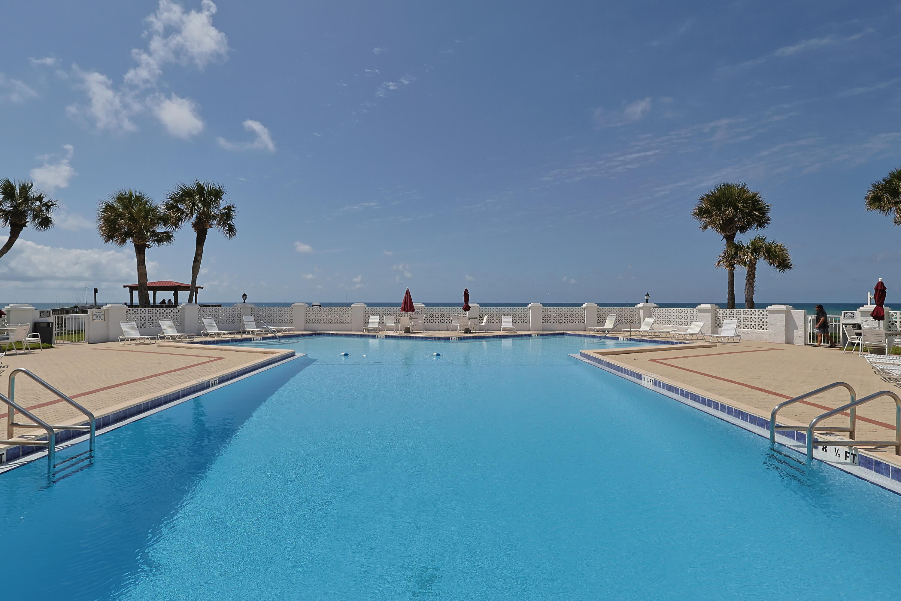 EL MATADOR CONDO - Residential