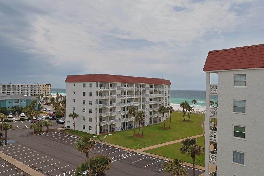 EL MATADOR CONDO - Residential