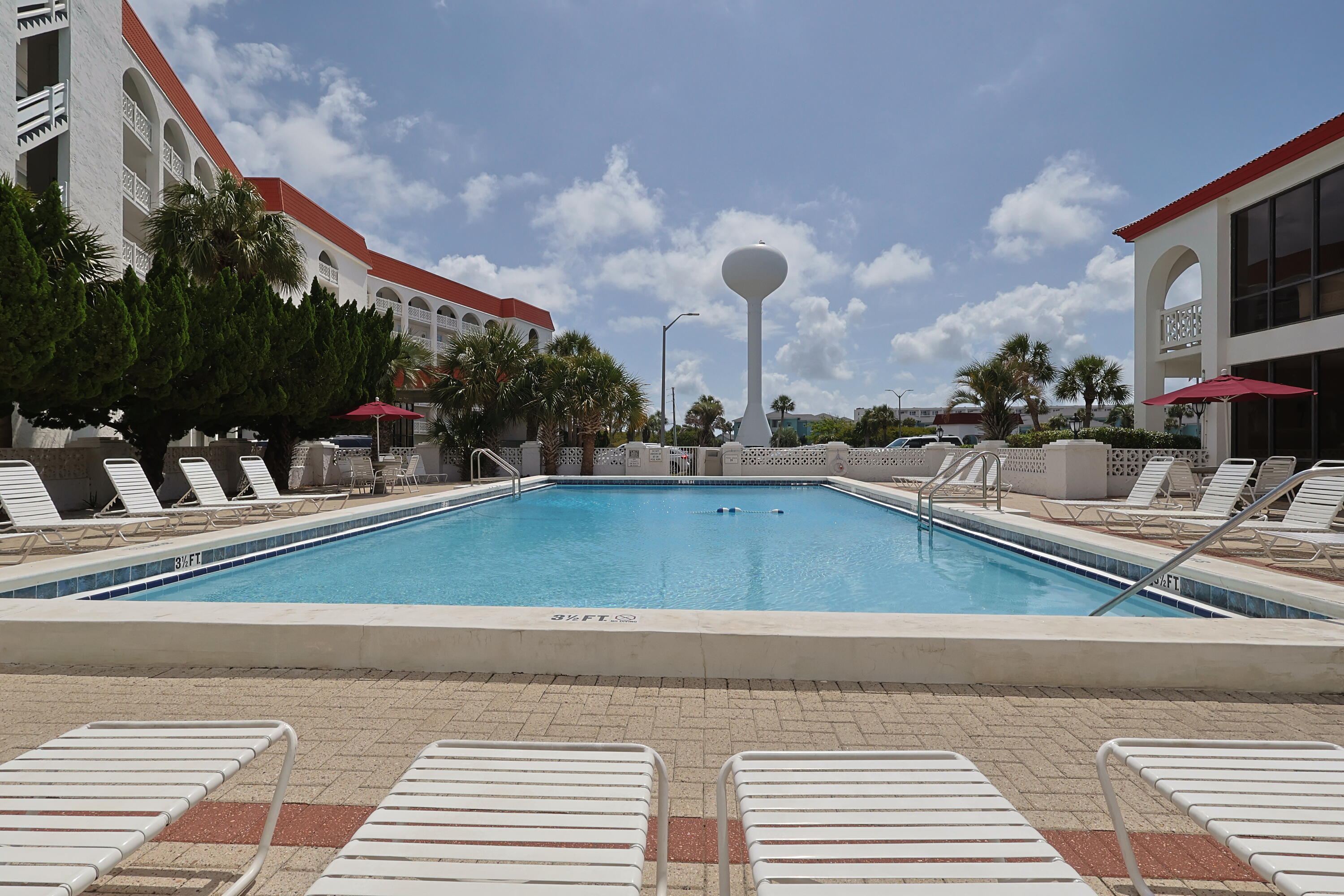 EL MATADOR CONDO - Residential