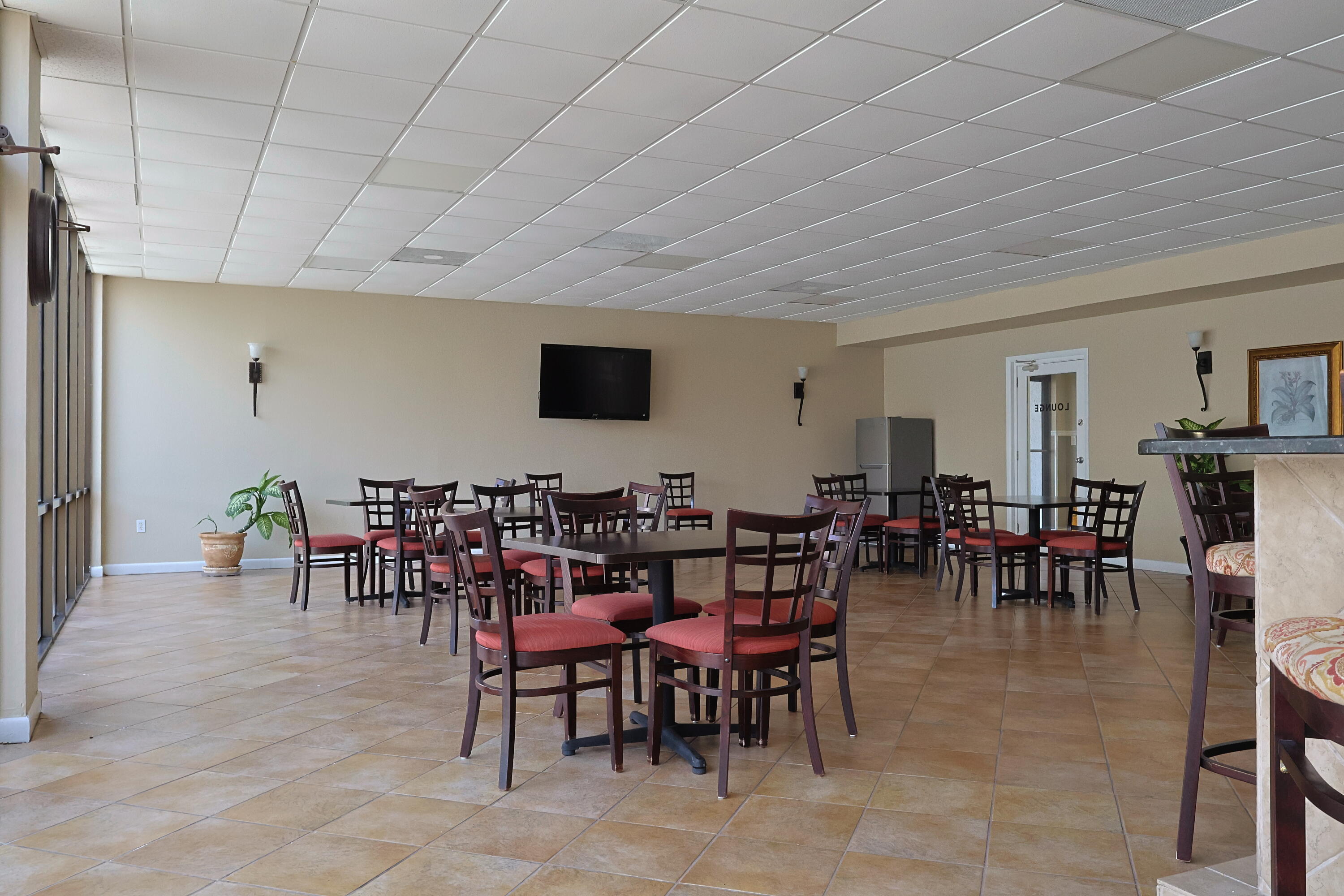 EL MATADOR CONDO - Residential