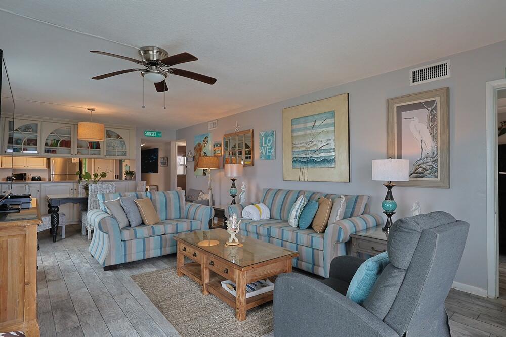 EL MATADOR CONDO - Residential