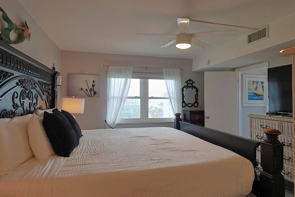 EL MATADOR CONDO - Residential