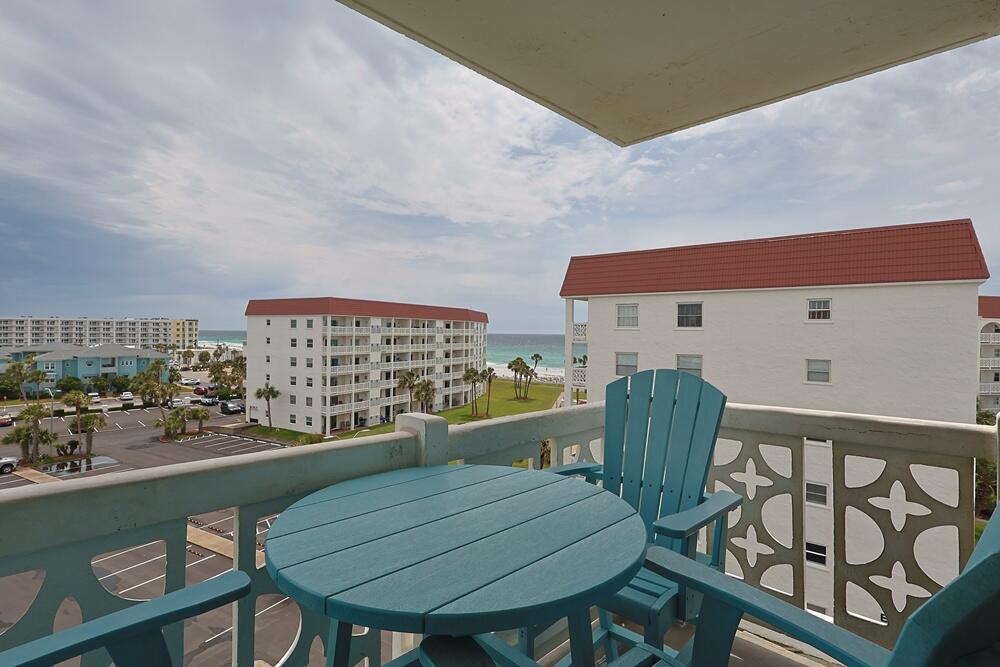 EL MATADOR CONDO - Residential