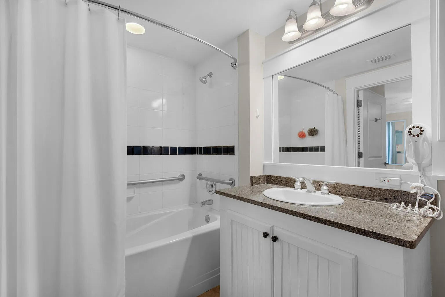 OBSERVATION POINT SOUTH - Residential Lease