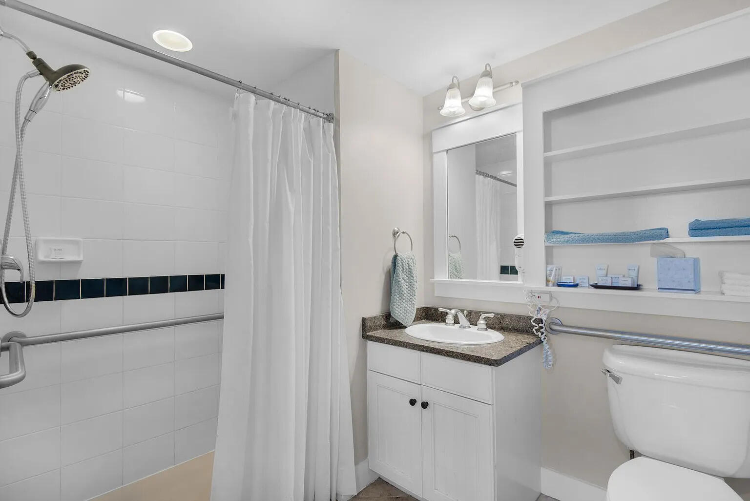 OBSERVATION POINT SOUTH - Residential Lease