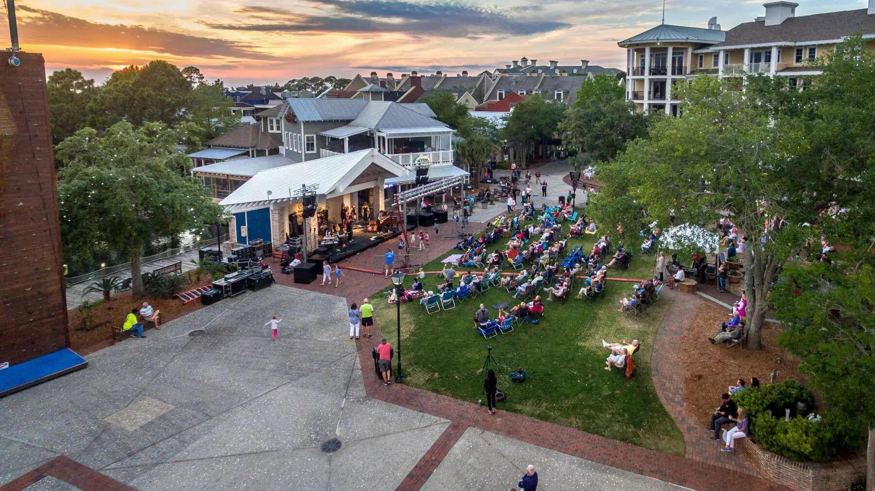 OBSERVATION POINT SOUTH - Residential Lease