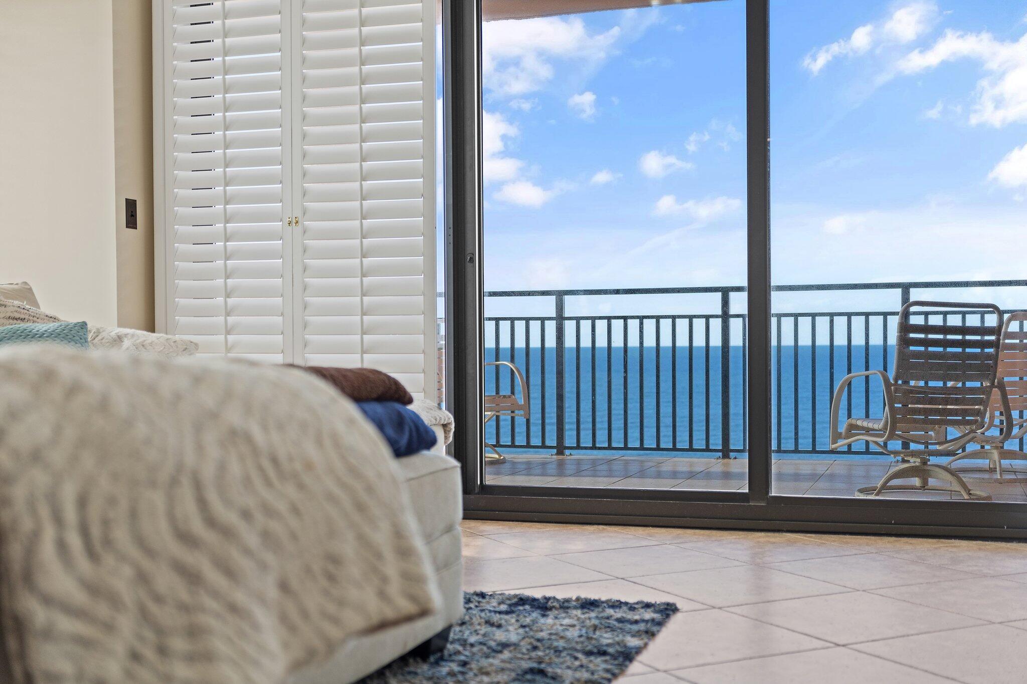 SEACHASE CONDO - Residential