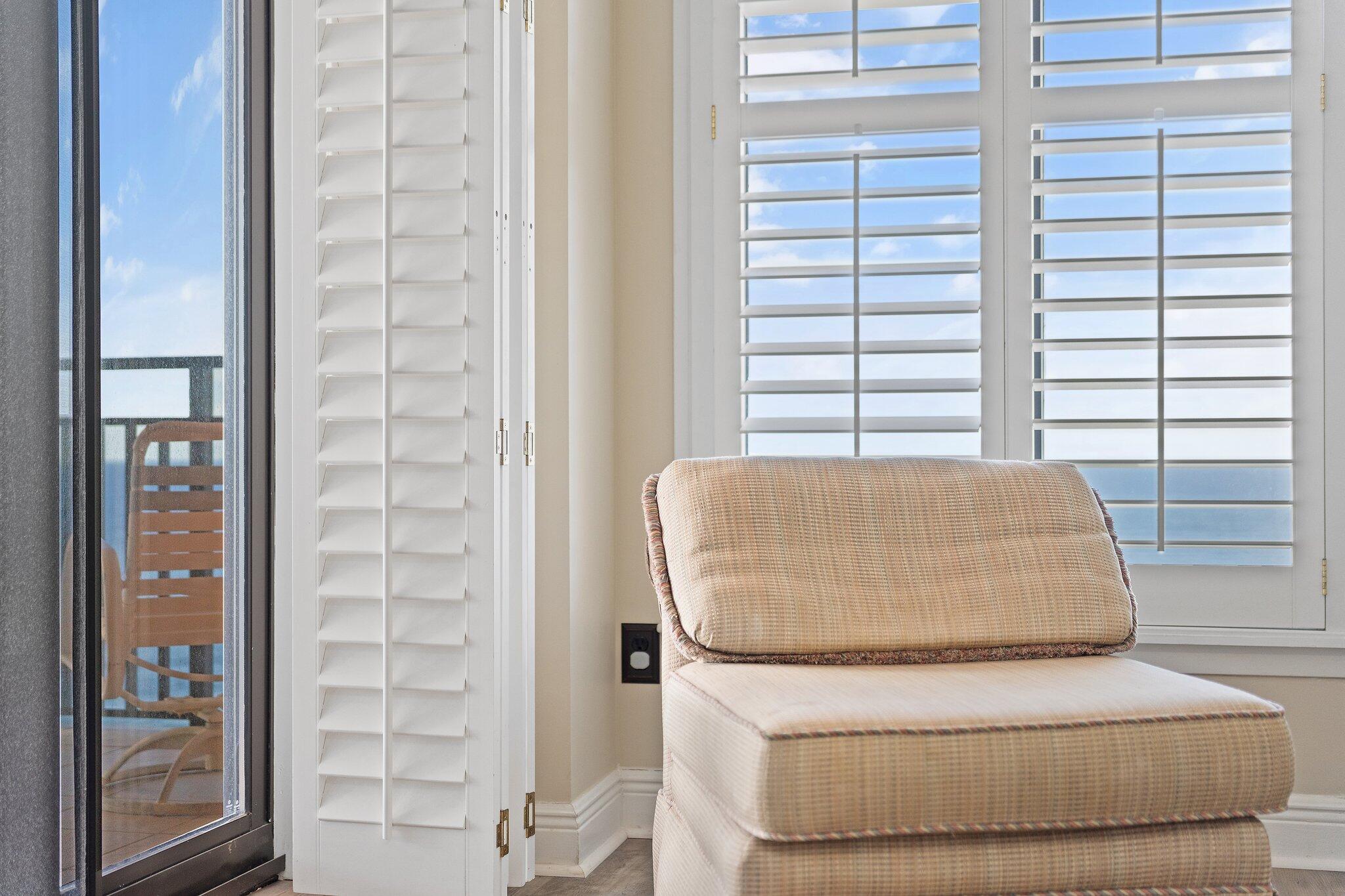 SEACHASE CONDO - Residential