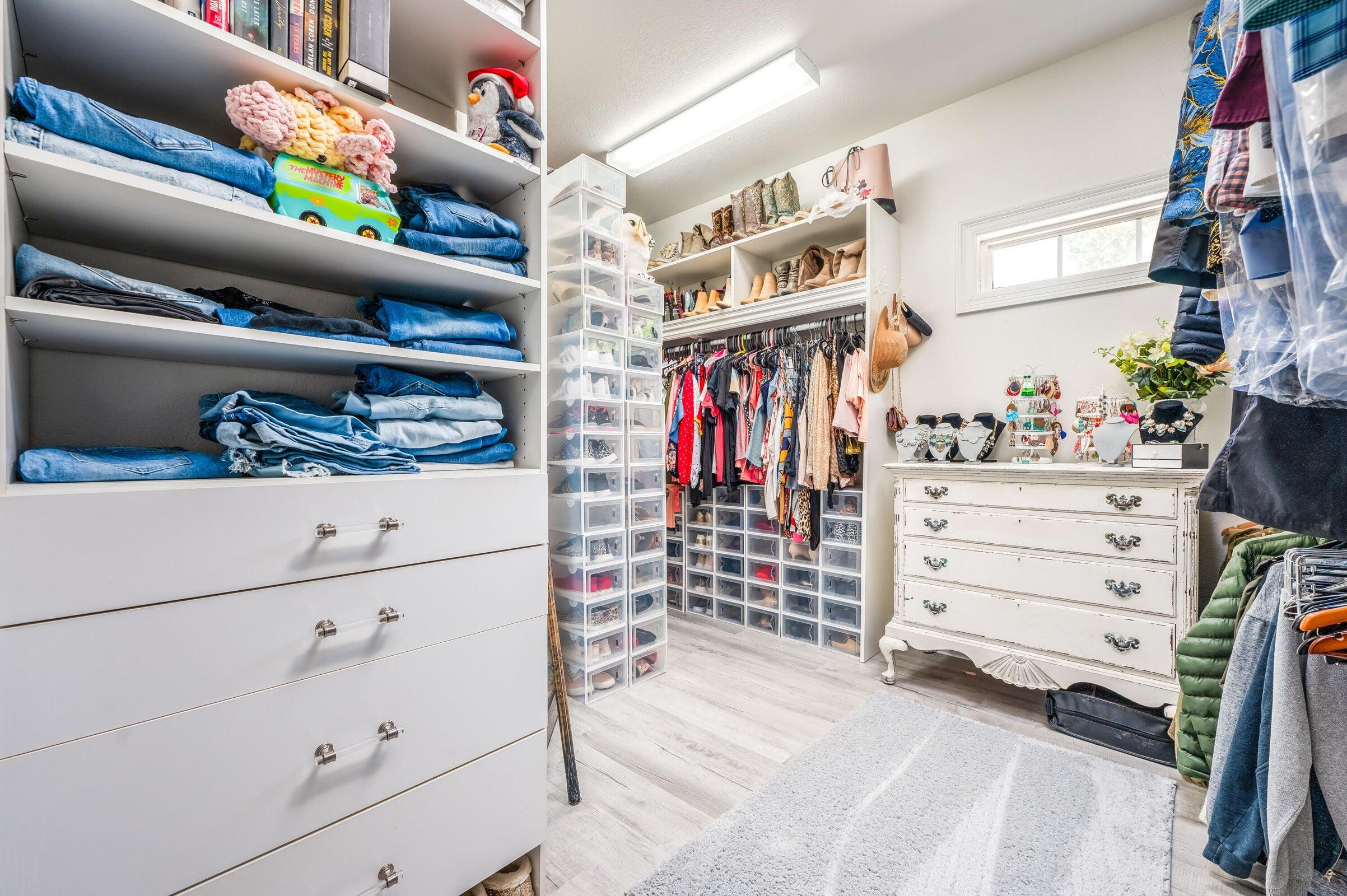 FOXWOOD COUNTRY CLUB EST - Residential Lease