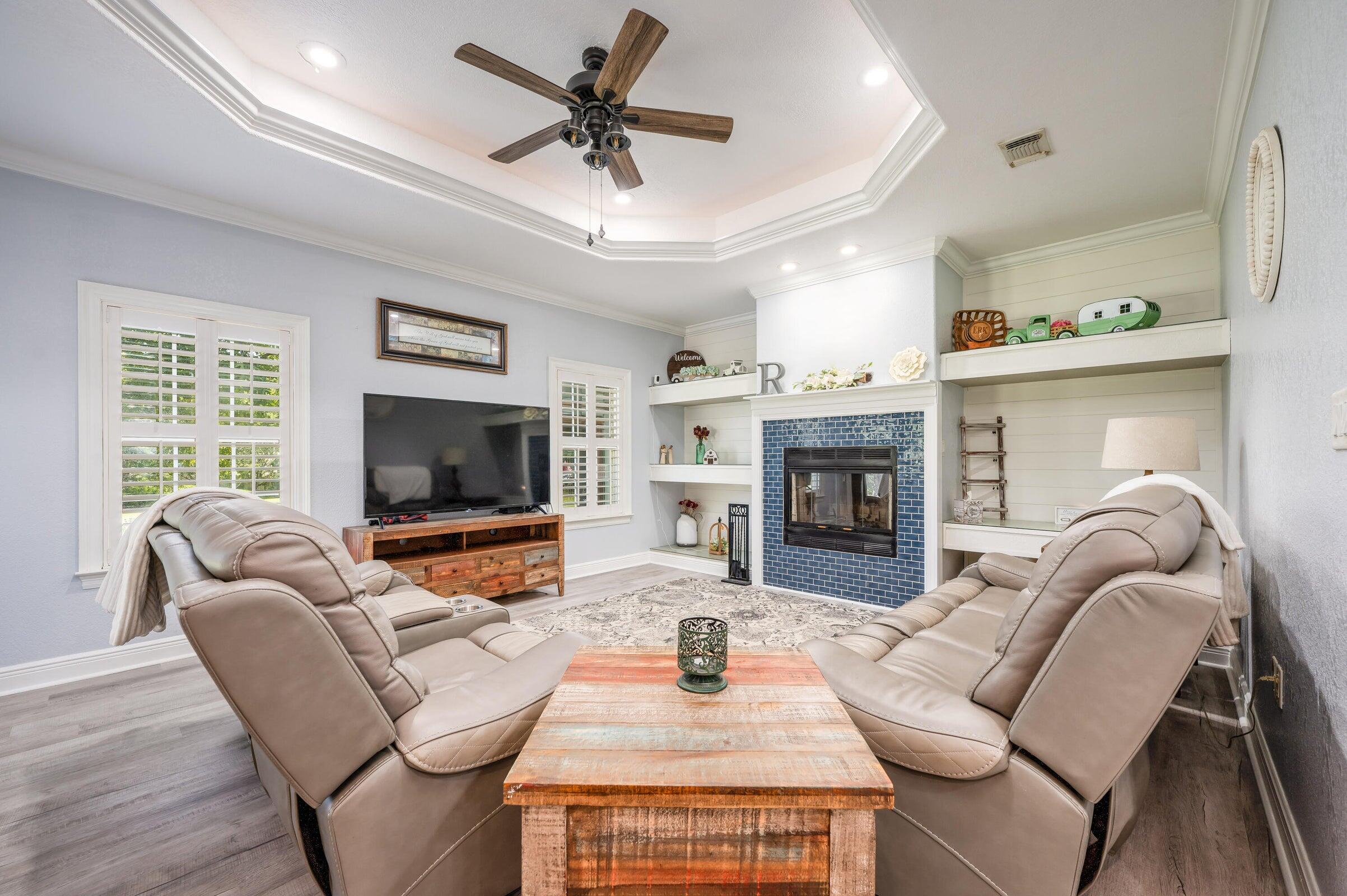 FOXWOOD COUNTRY CLUB EST - Residential Lease