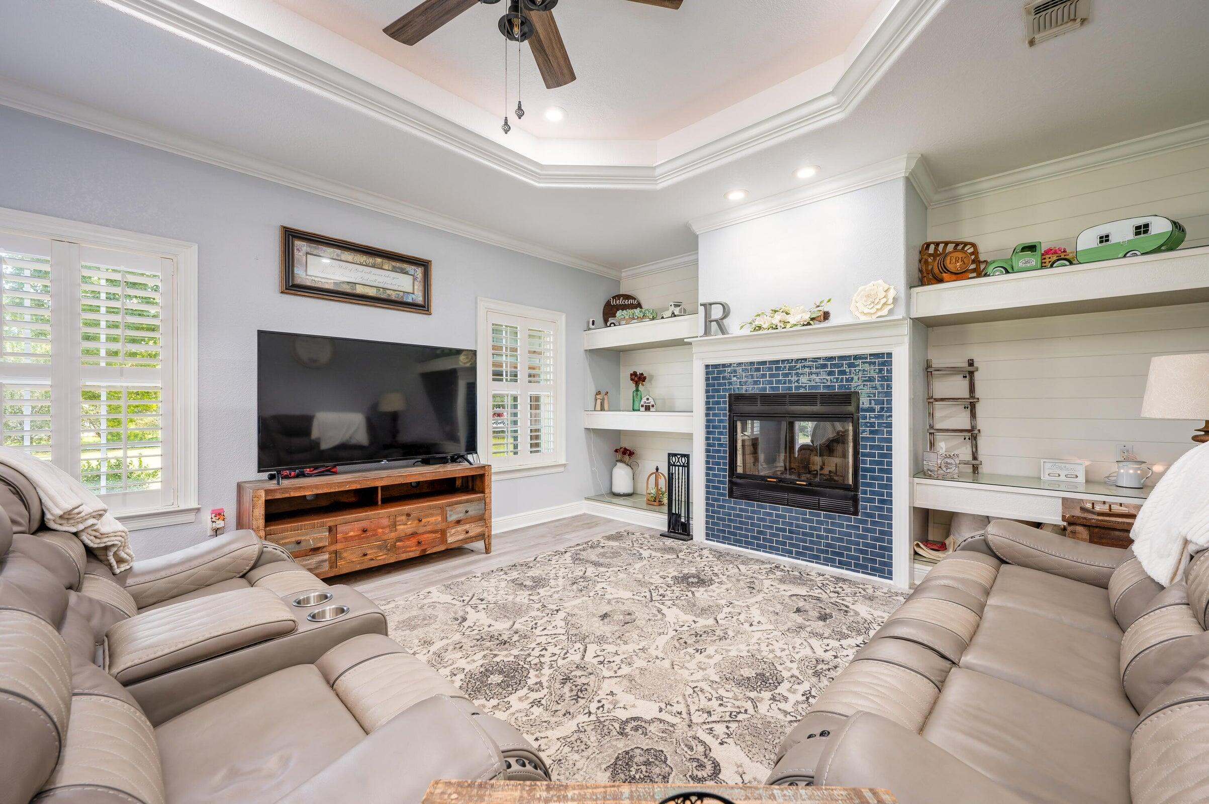 FOXWOOD COUNTRY CLUB EST - Residential Lease