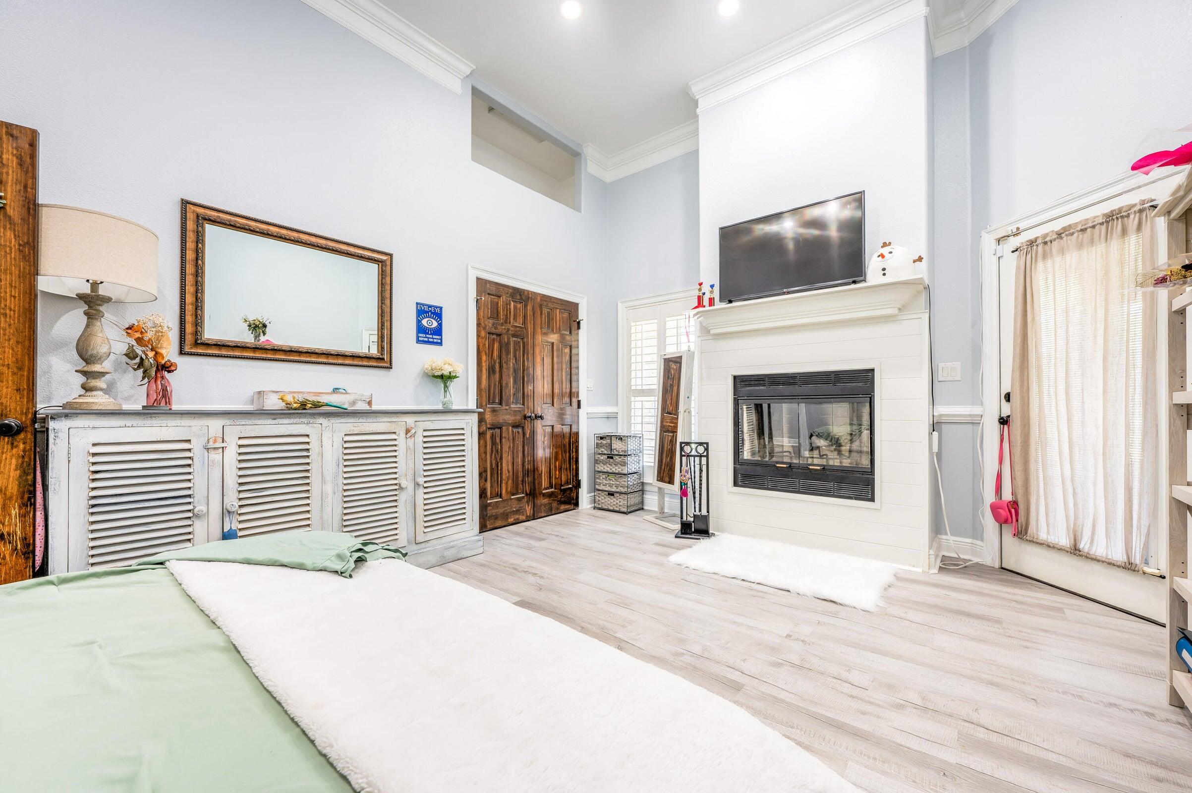 FOXWOOD COUNTRY CLUB EST - Residential Lease