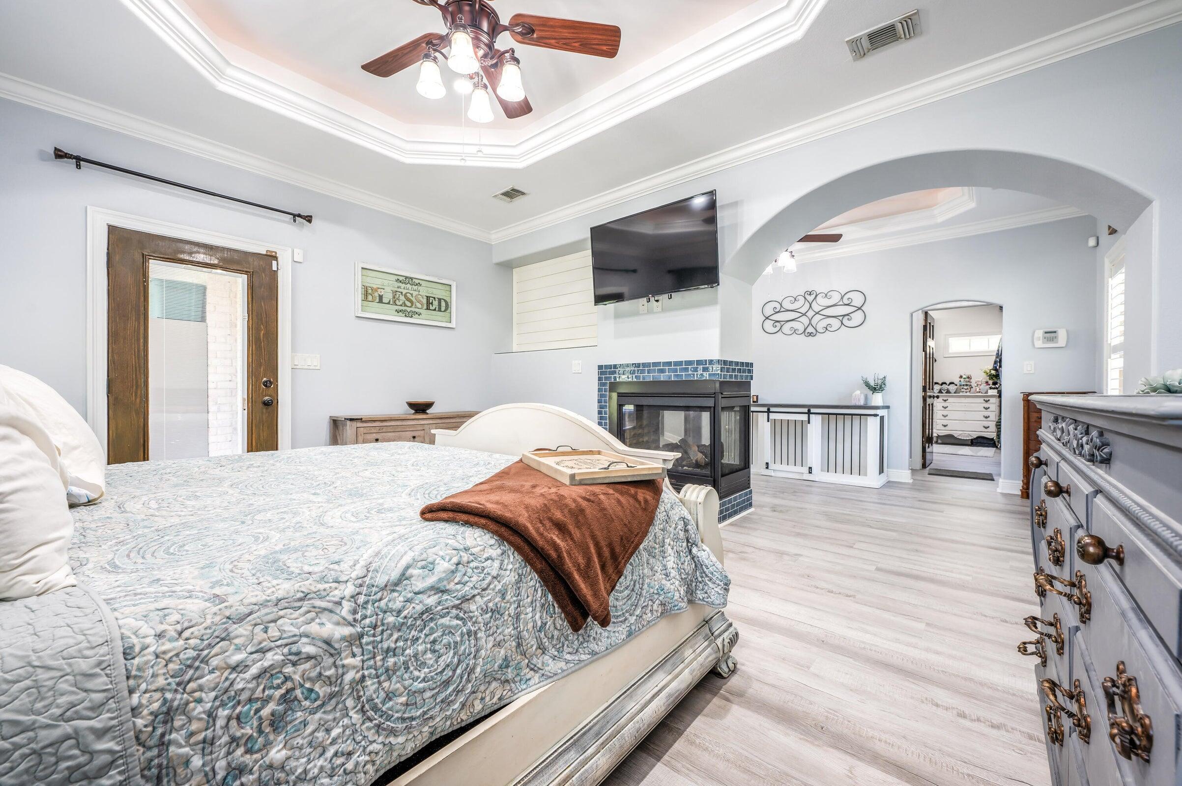 FOXWOOD COUNTRY CLUB EST - Residential Lease