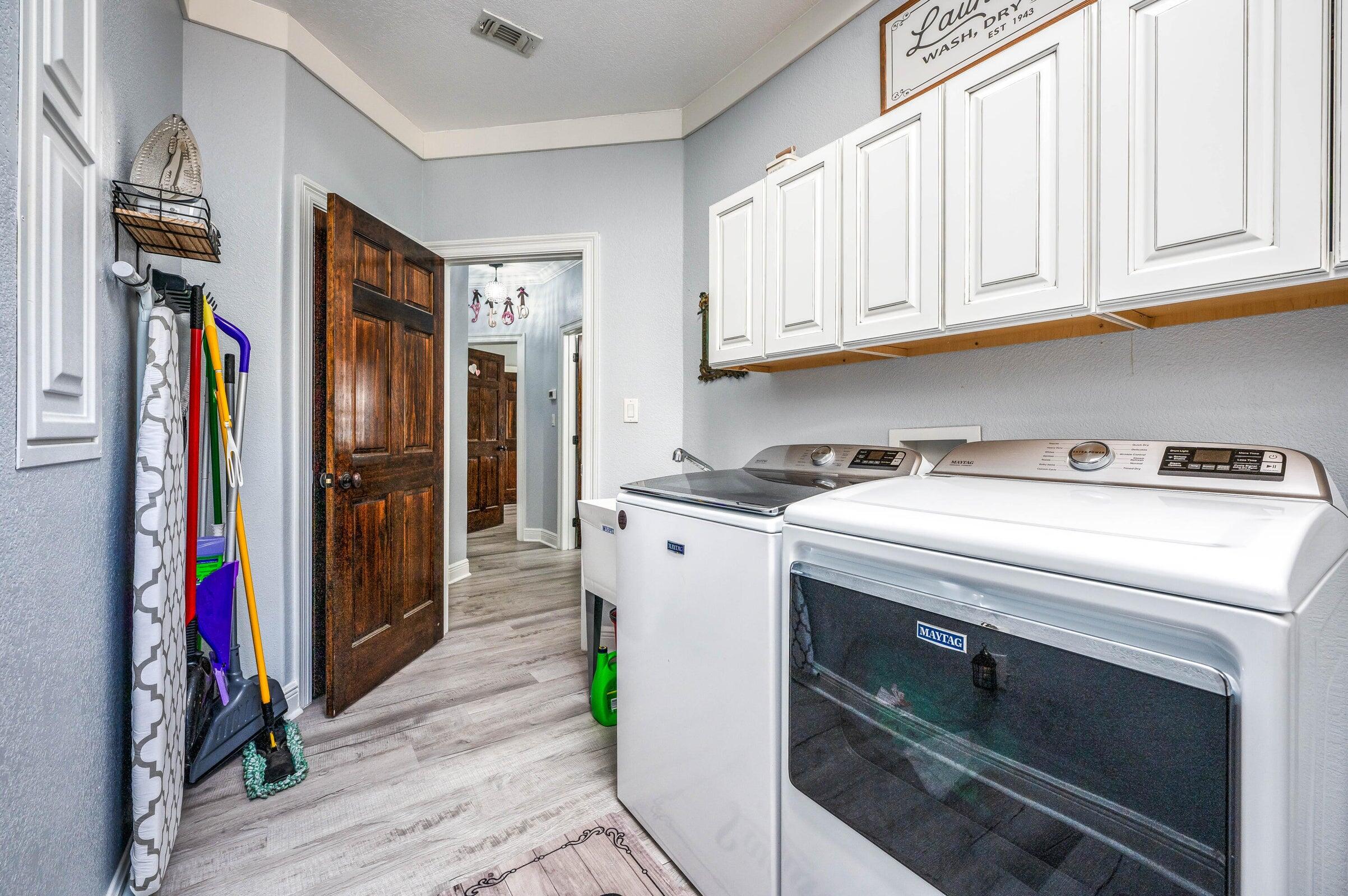 FOXWOOD COUNTRY CLUB EST - Residential Lease