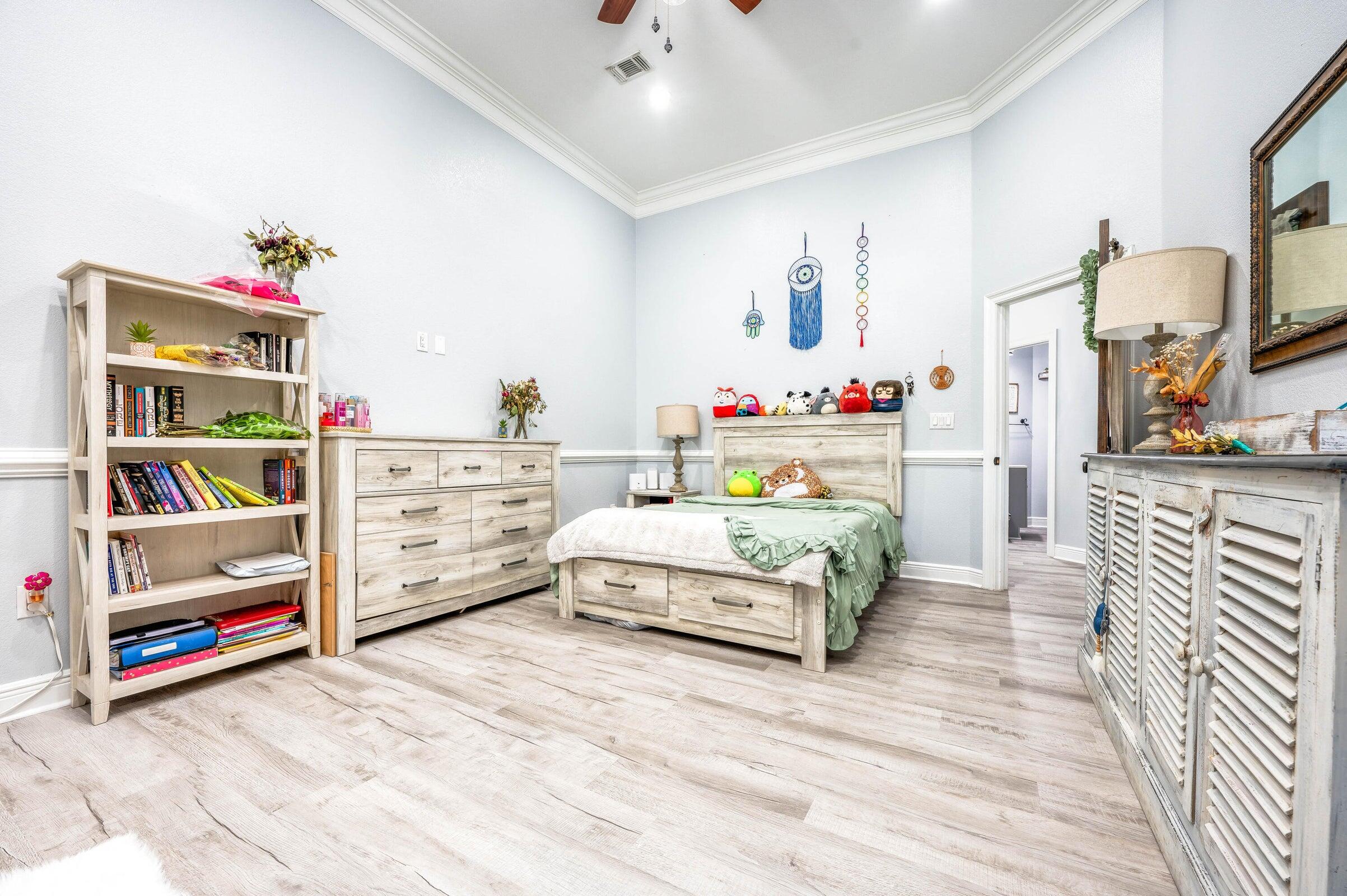 FOXWOOD COUNTRY CLUB EST - Residential Lease