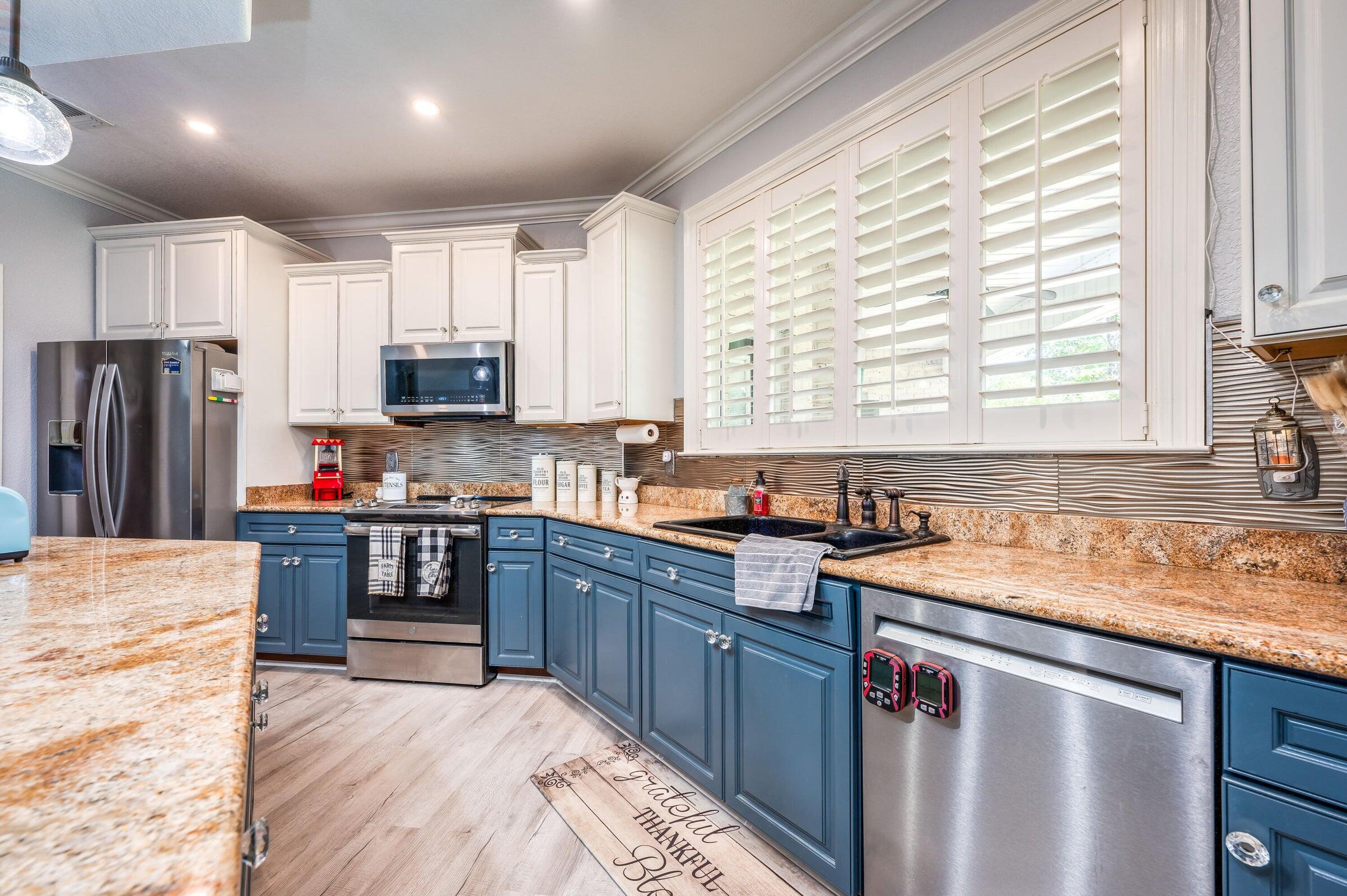 FOXWOOD COUNTRY CLUB EST - Residential Lease