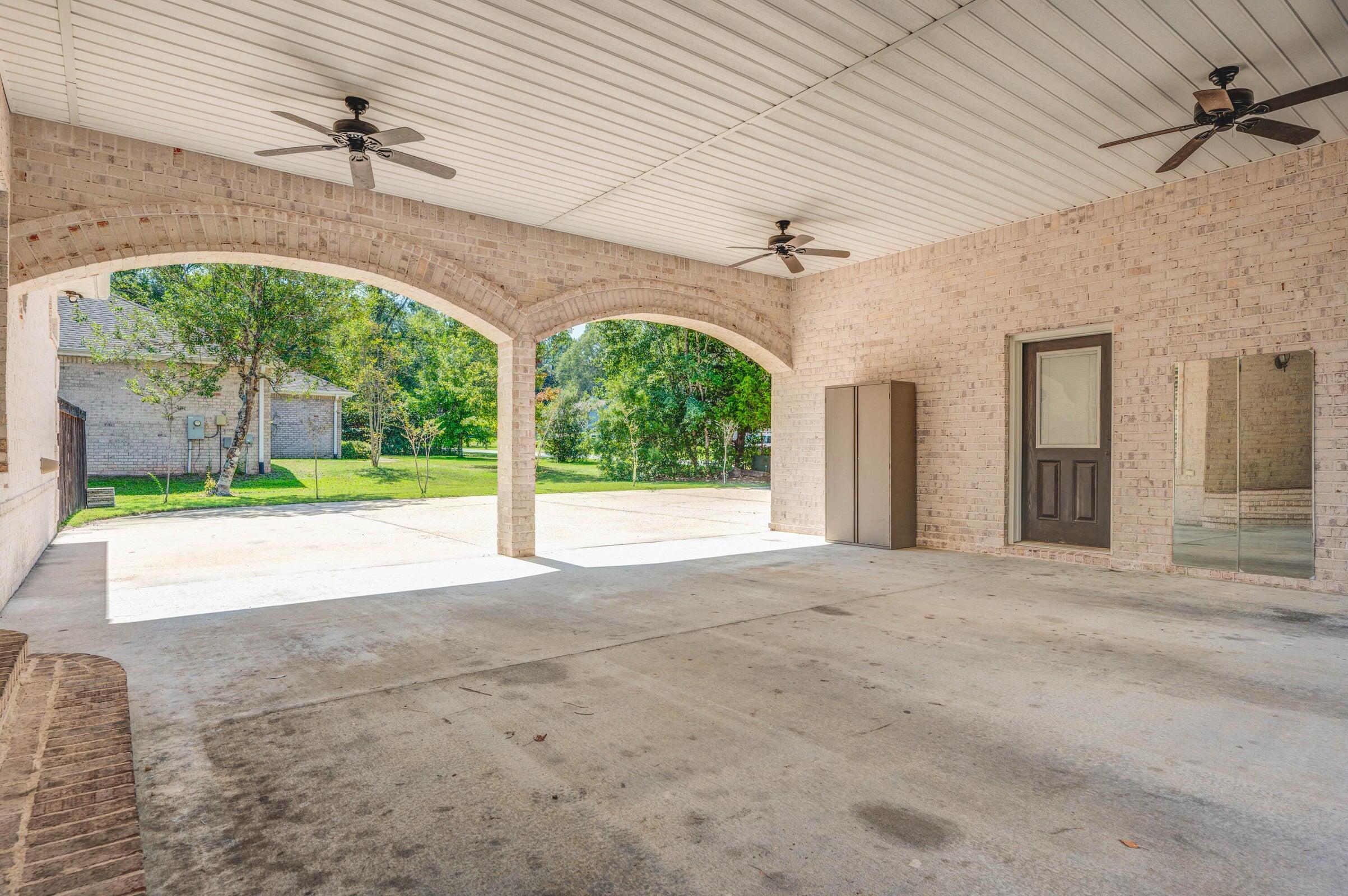 FOXWOOD COUNTRY CLUB EST - Residential Lease