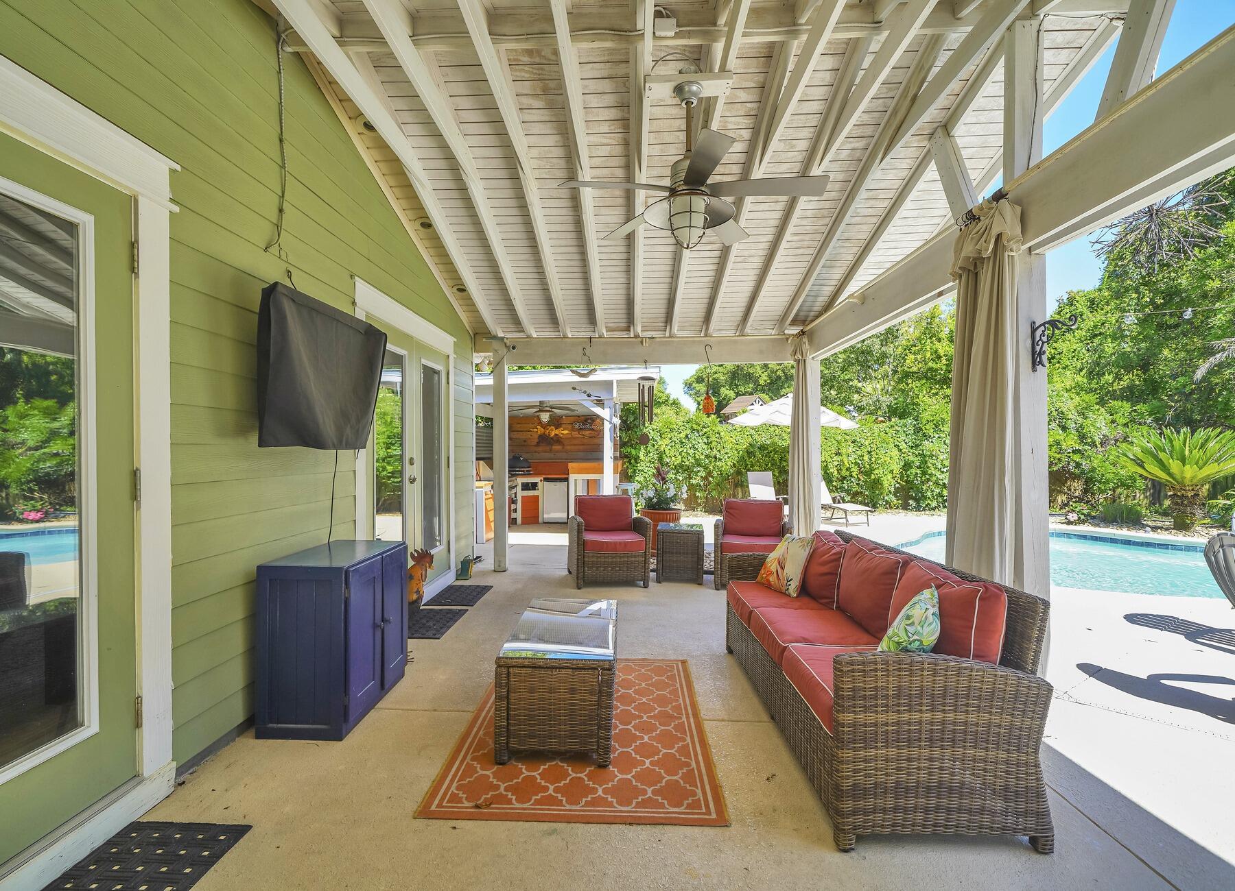 MIRAMAR EST 1ST ADD LOT 4 BLK C - Residential