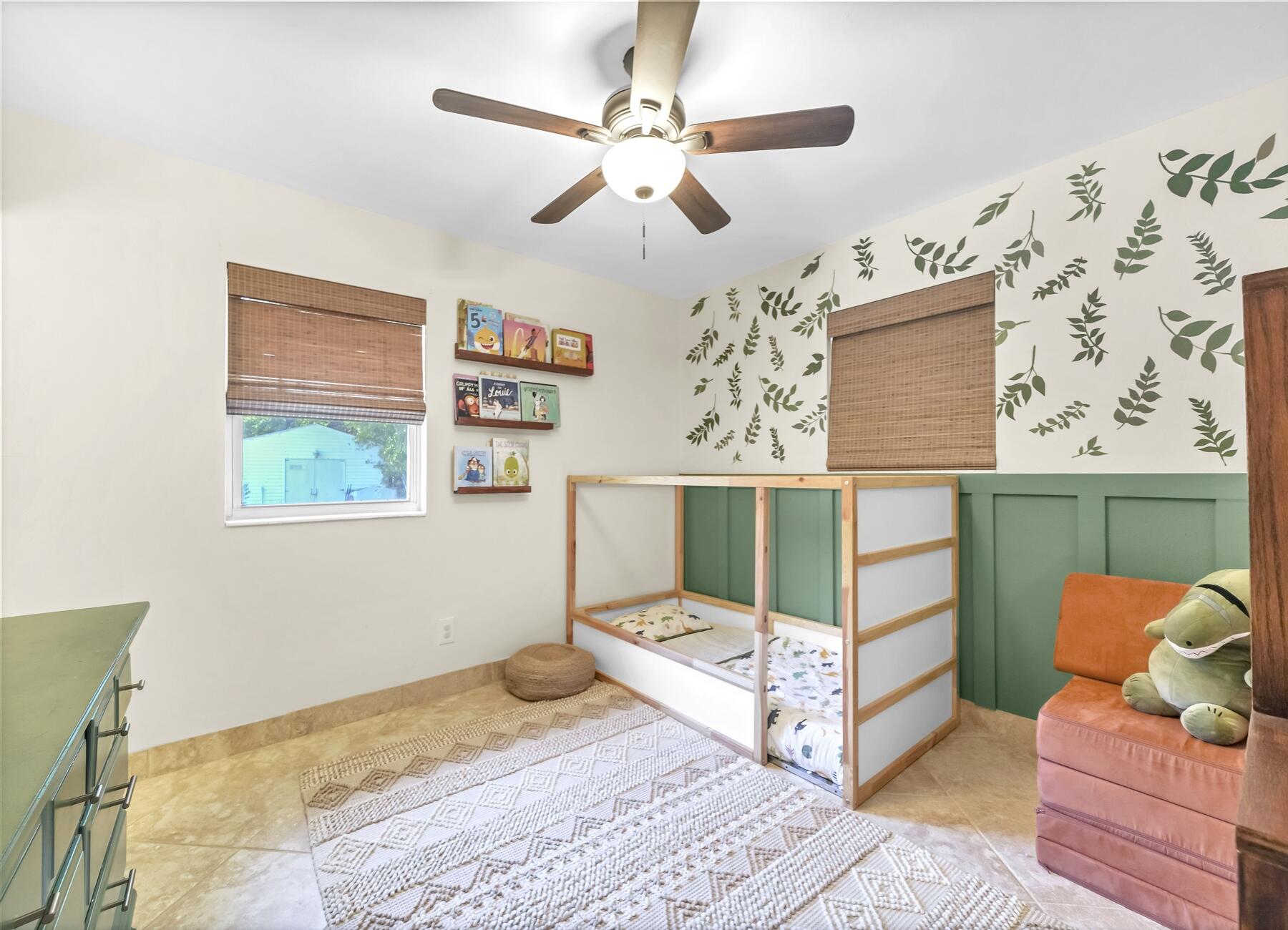 MIRAMAR EST 1ST ADD LOT 4 BLK C - Residential