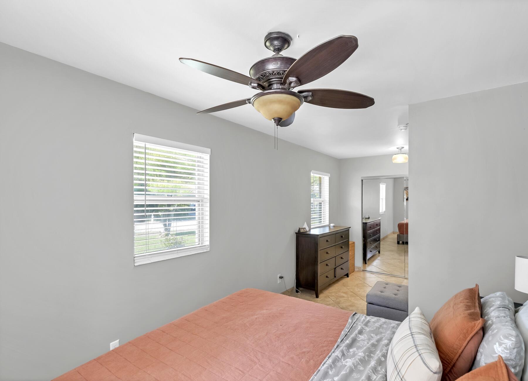 MIRAMAR EST 1ST ADD LOT 4 BLK C - Residential