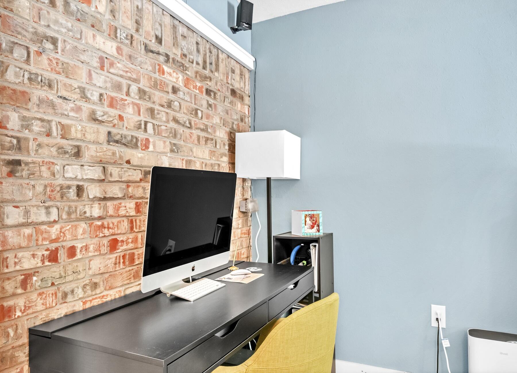 MIRAMAR EST 1ST ADD LOT 4 BLK C - Residential