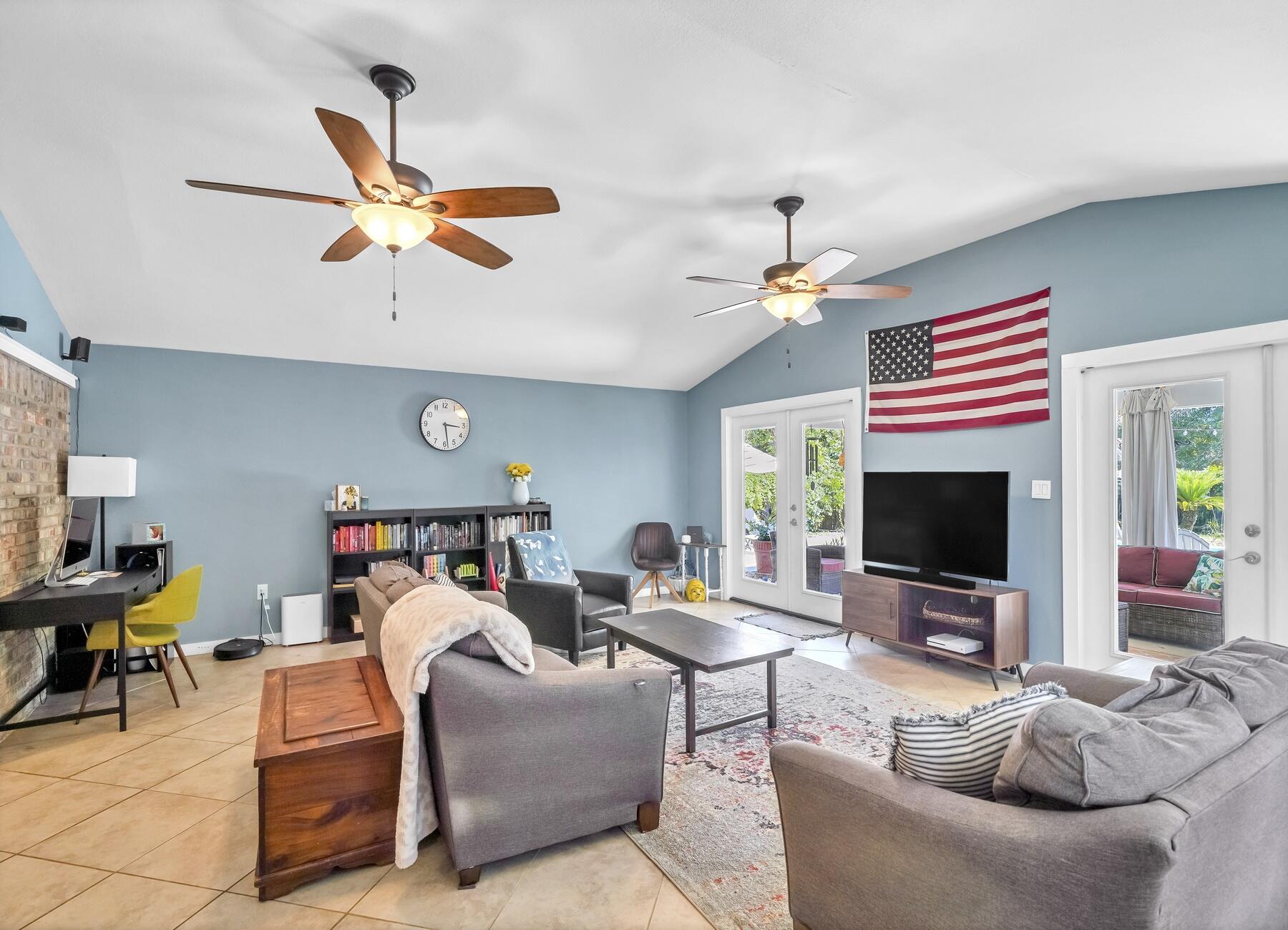 MIRAMAR EST 1ST ADD LOT 4 BLK C - Residential